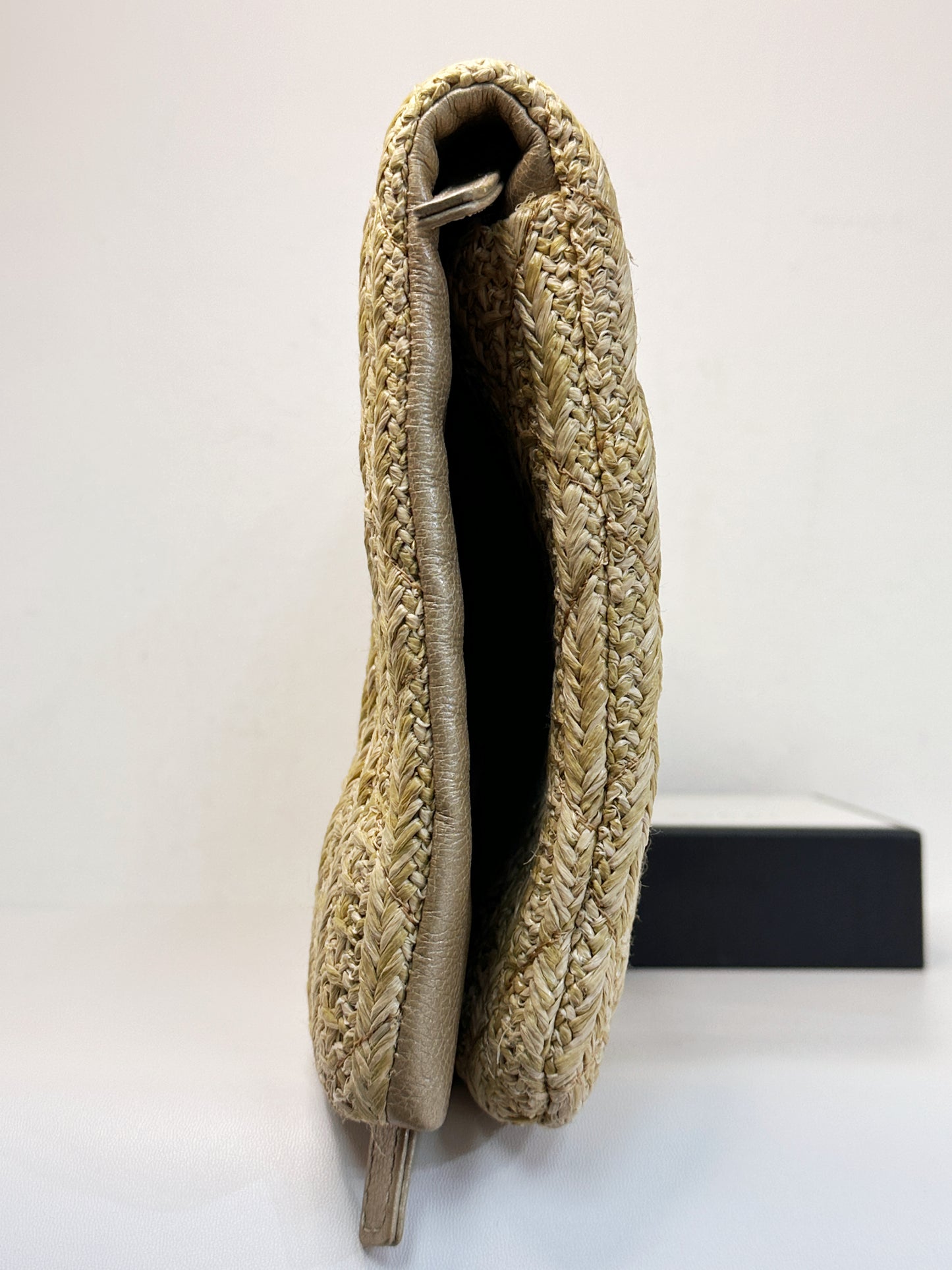 Chanel CC Woven Clutch Gold Natural Raffia Antique Gold Hardware 2502 holo