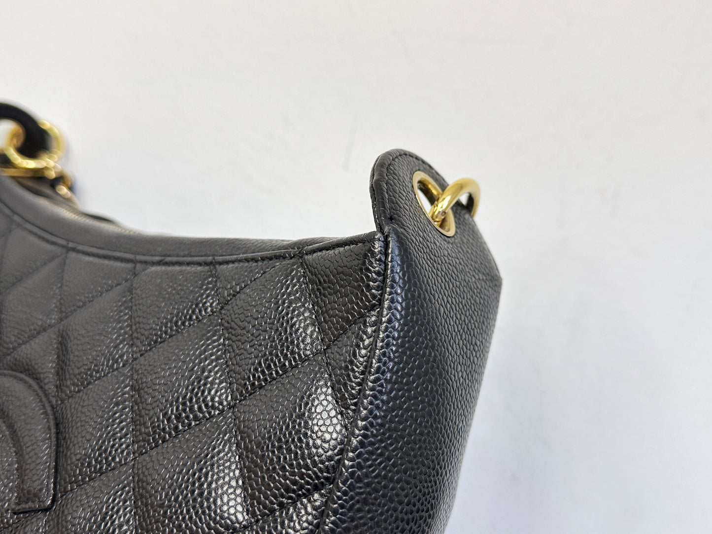 Chanel Black Quilted Caviar CC Logo Chain Shoulder Bag GHW 84 holo card