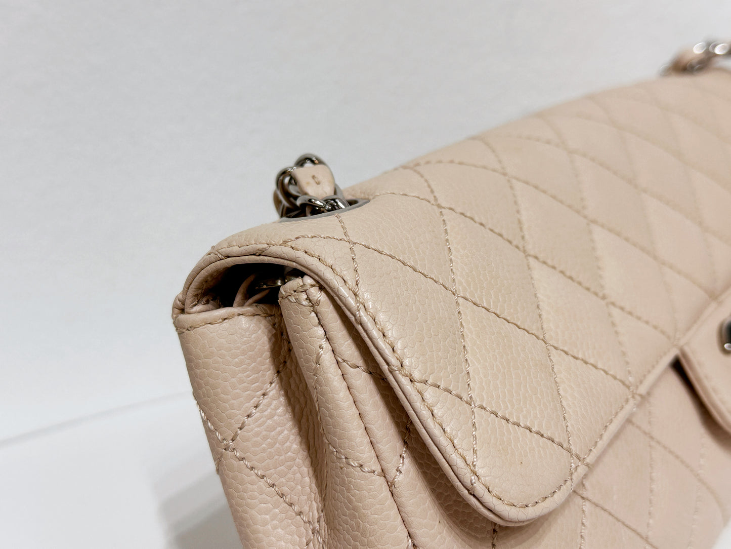 Chanel Classic Vintage Clutch East-west in Beige Color SHW 97 holo