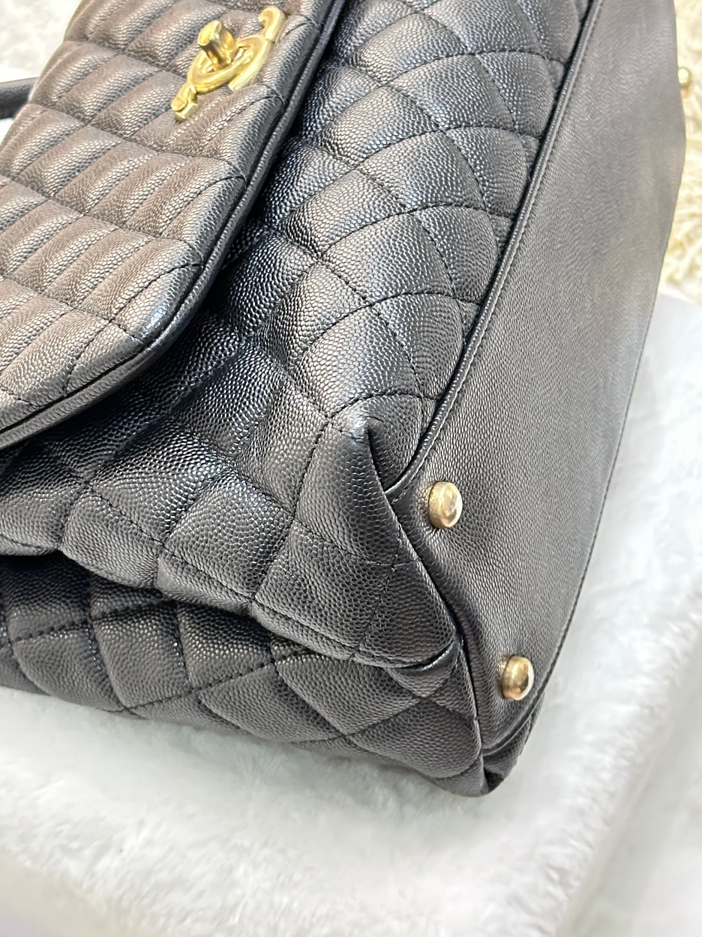 Chanel Coco Handle Cuir Matelasse Caviar Noir