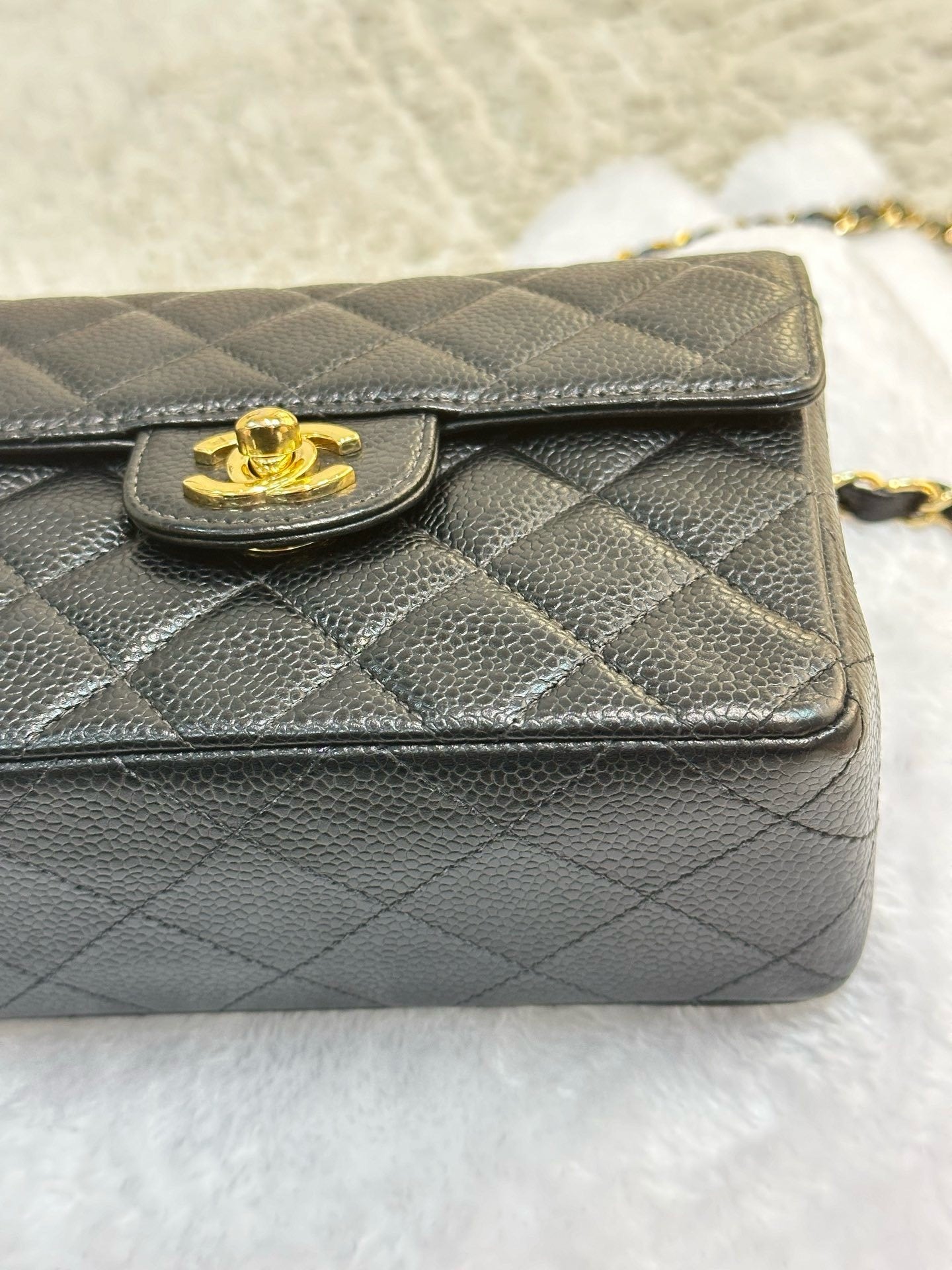 Chanel Mini Square Caviar Classic Flap Chain Shoulder Bag Black GHW(inside corner lightly touched)
