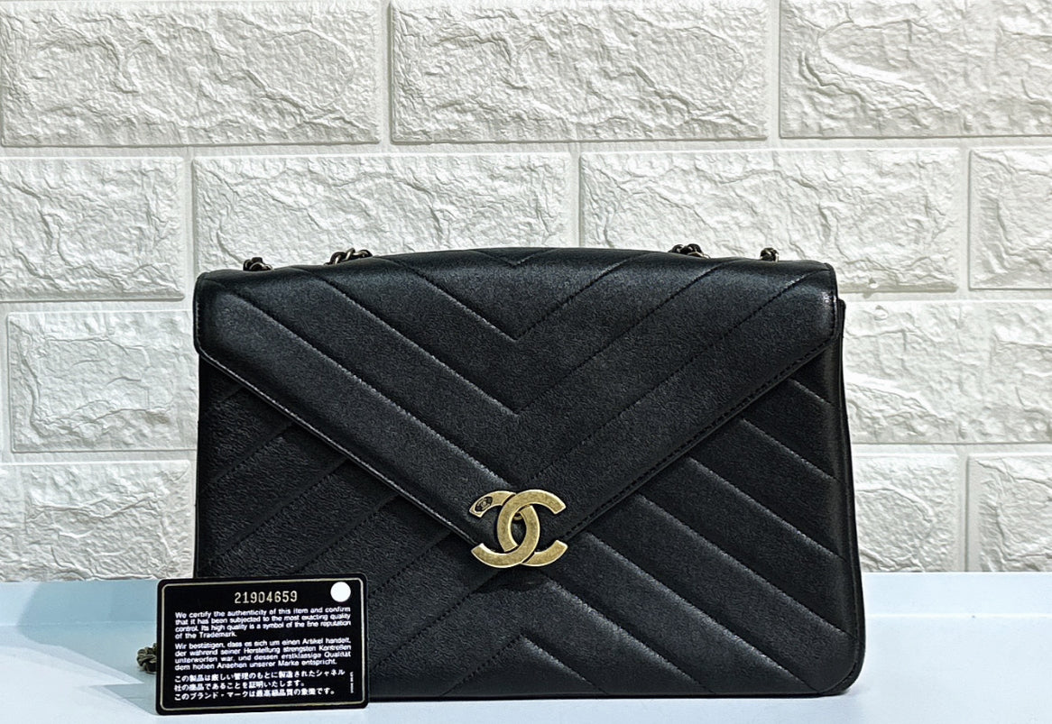 CHANEL Chevron Quilted Medium Envelope Flap Black