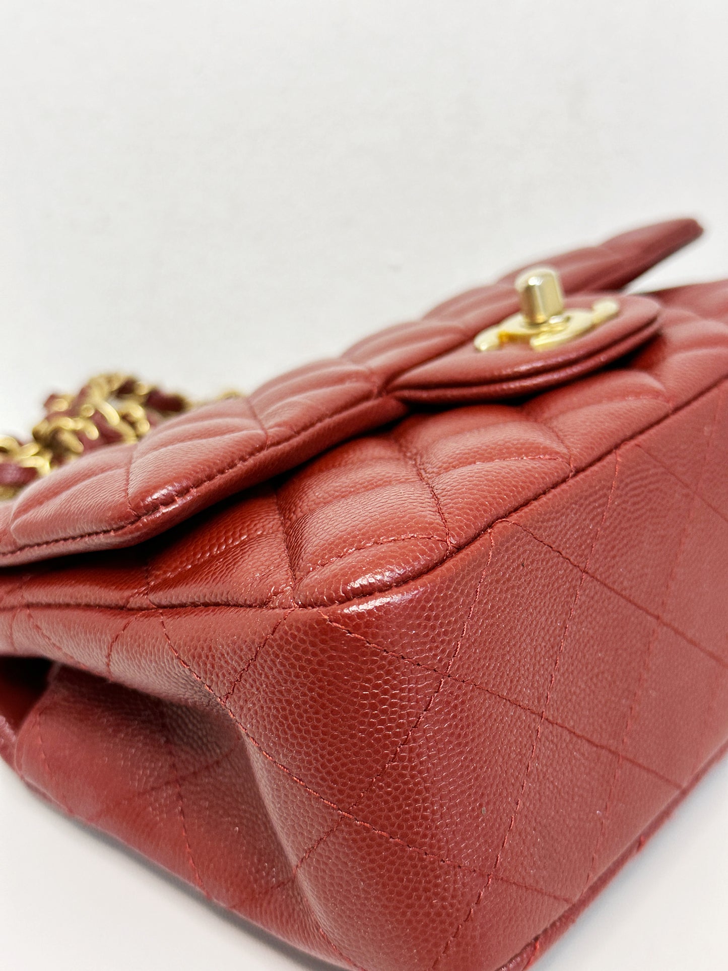 Chanel 18C Timeless Classic Caviar Mini Rectangular Flap Iridescent Maroon 2515 holo card