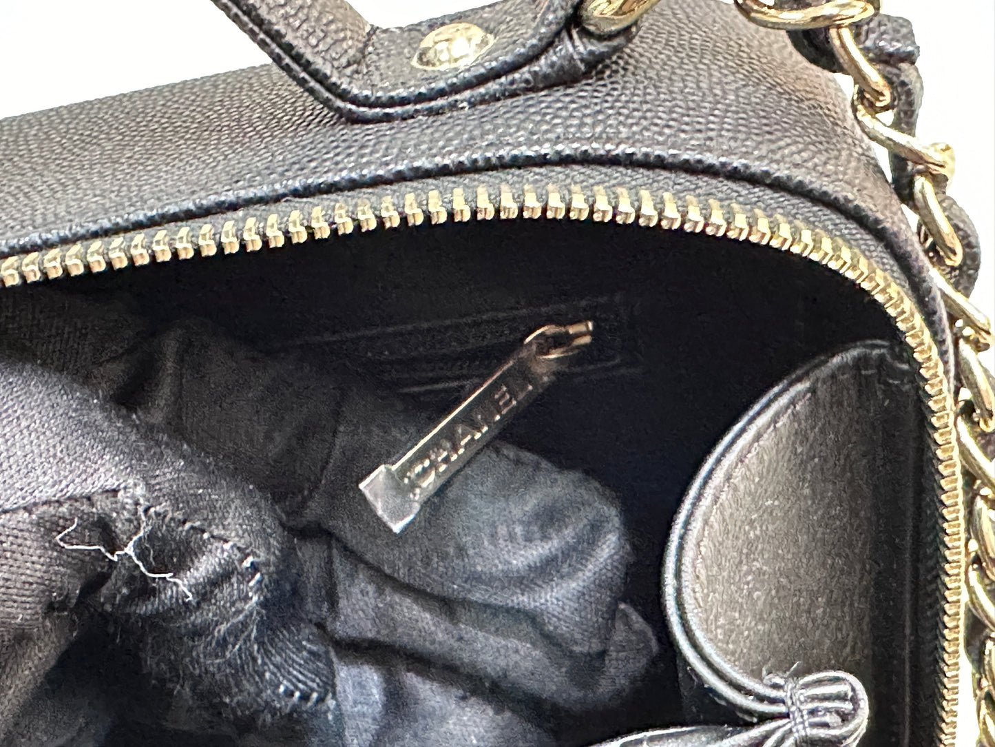 Chanel Filigree Vanity Case Quilted Caviar Medium Black