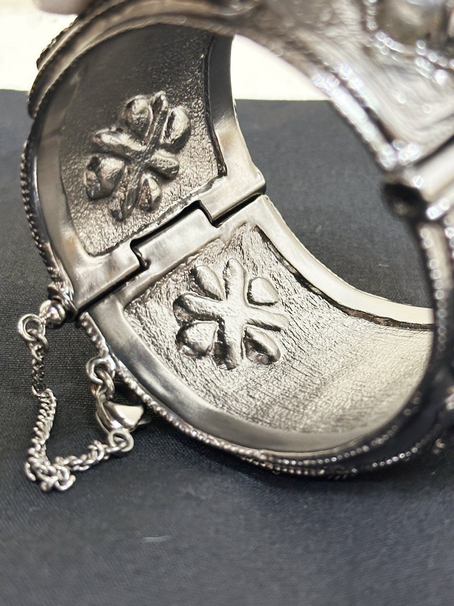 CHANEL SILVER FASHION JEWELRY BRACELET 12A GUNMETAL RHINESTONE BANGLE