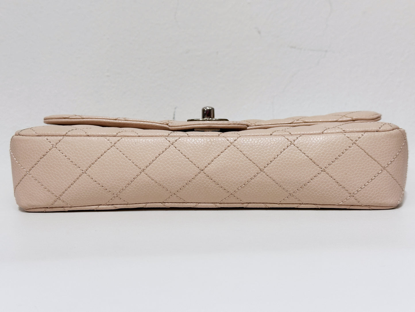 Chanel Classic Vintage Clutch East-west in Beige Color SHW 97 holo