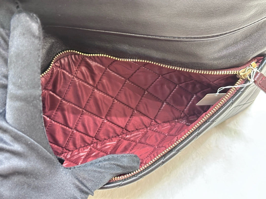 Chanel Beauty CC Lambskin Clutch Quilted Black