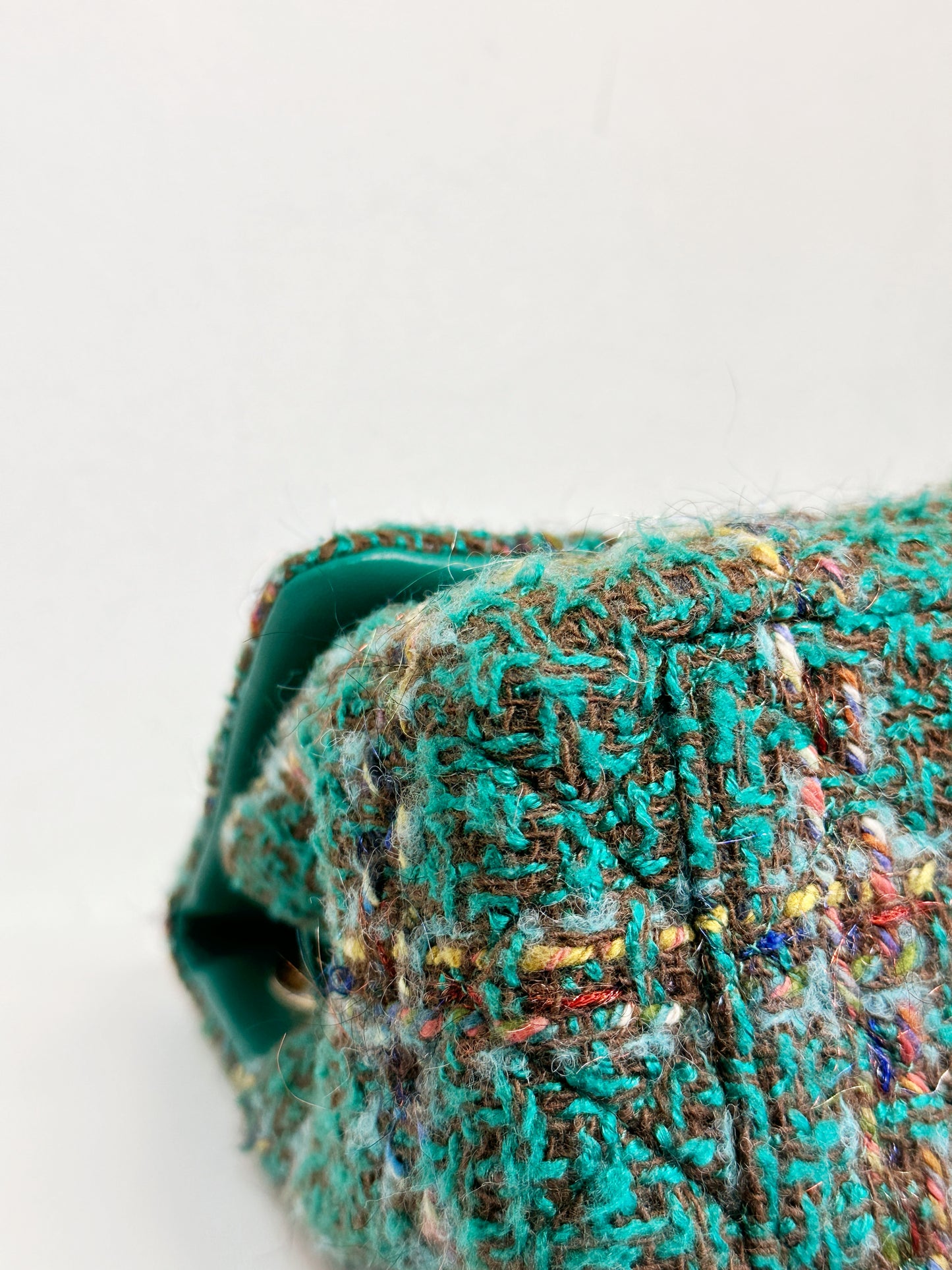 Chanel 23A Women CC Flap Bag Top Handle Wool Silk Green Tweed Glass Wooden Pearls K5TP microchip