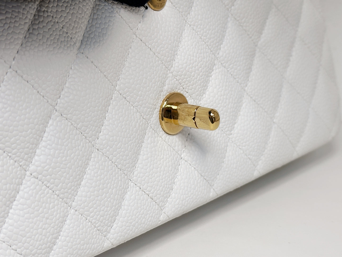 Chanel White Caviar Medium Classic Double Flap Bag 1350 holo card