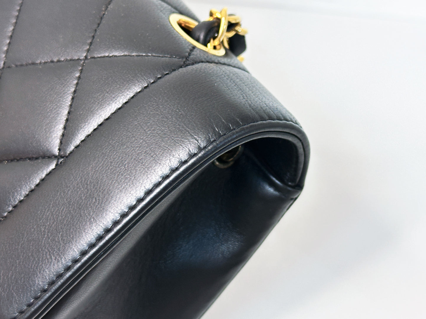 Chanel Vintage Quilted Diana Flap Bag Black Lambskin 3266 holo