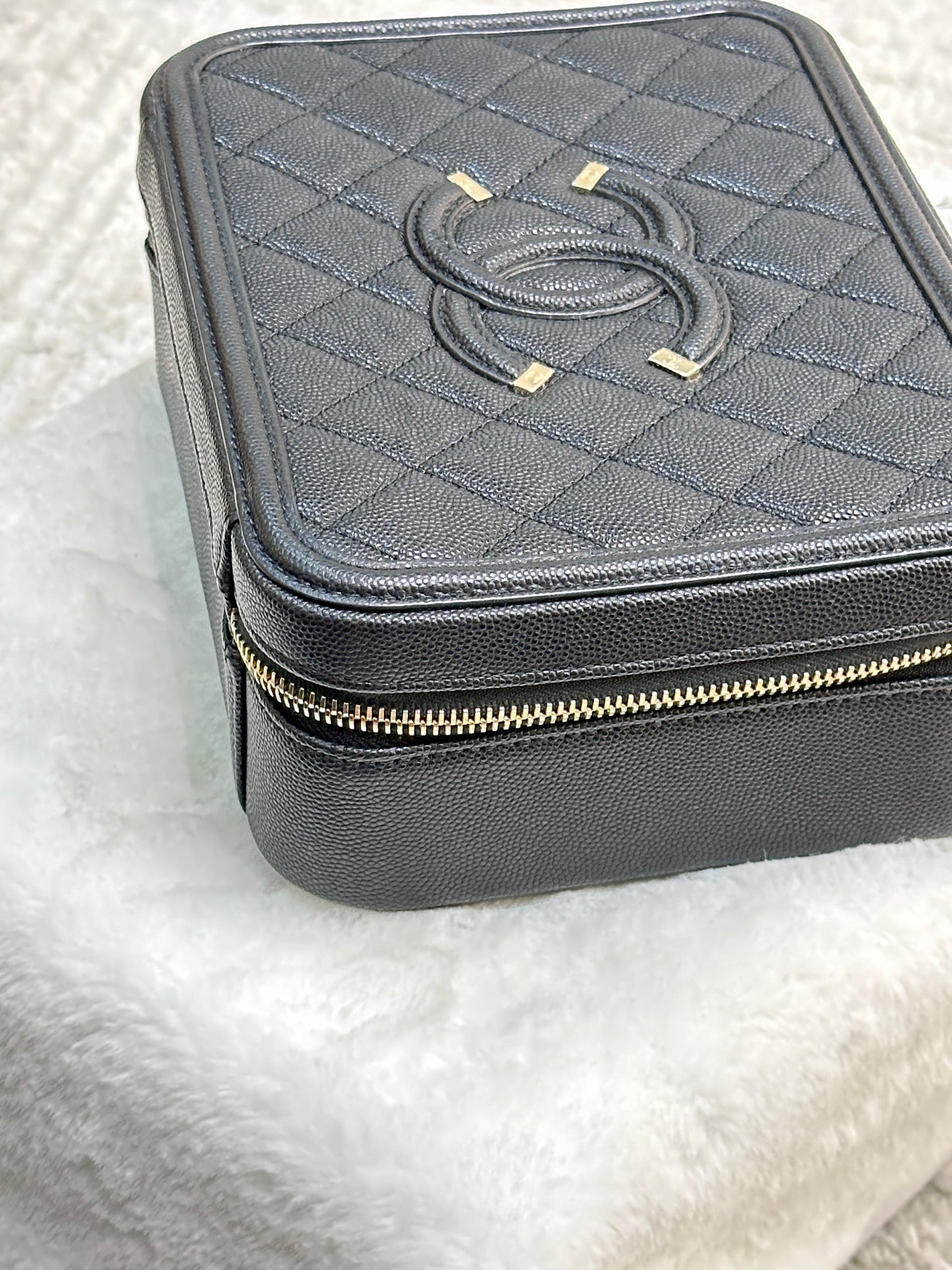 Chanel Filigree Vanity Case Quilted Caviar Medium Black