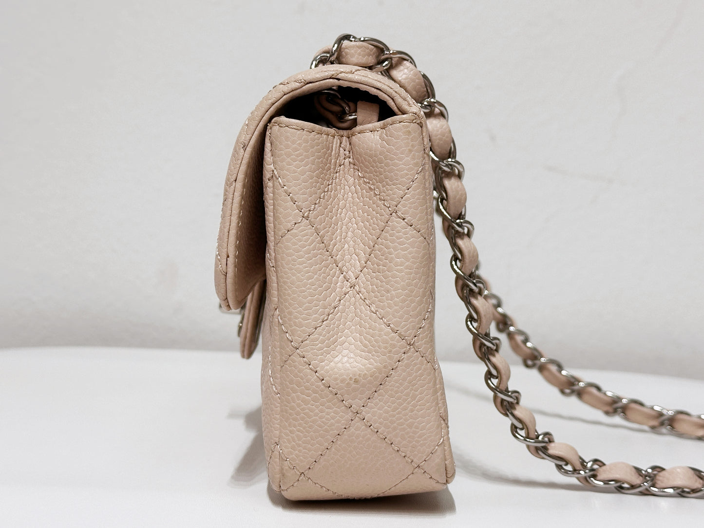Chanel Classic Vintage Clutch East-west in Beige Color SHW 97 holo