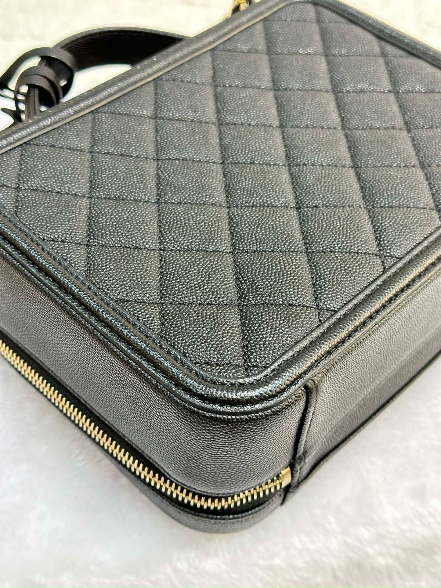Chanel Medium Filigree Vanity Case Quilted Caviar Black GHW 2899 holo card