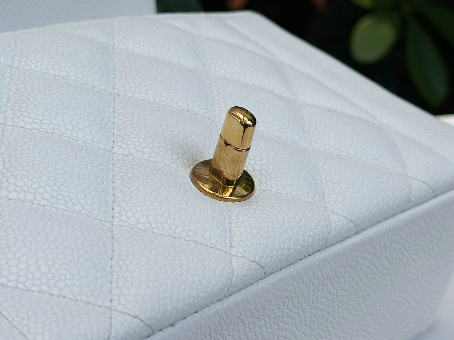 Chanel Vintage Quilted Diana Flap Bag Caviar White 33 holo card