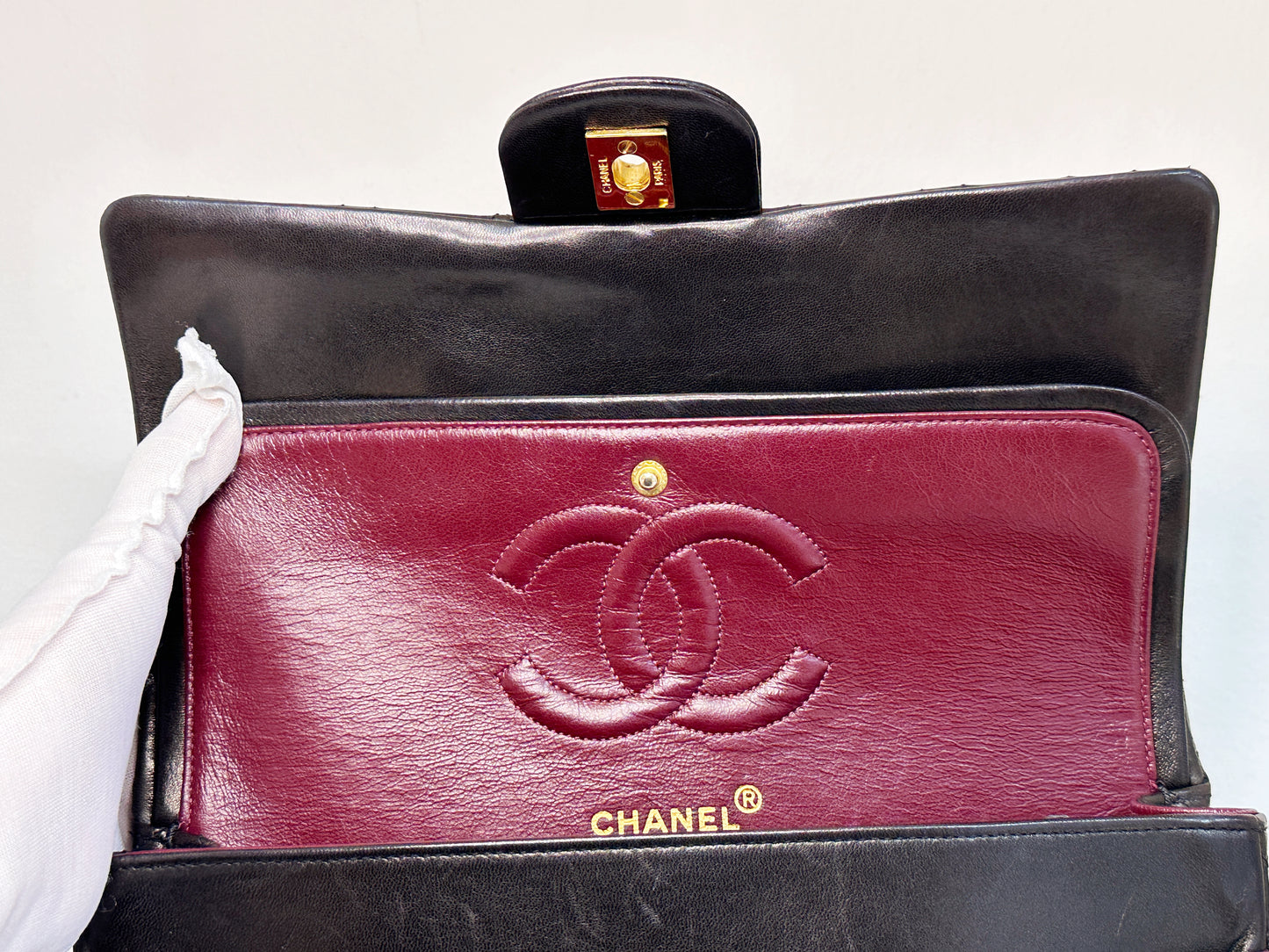 Chanel Vintage Black Quilted Lambskin Medium Classic Double Flap Bag 25 holo card