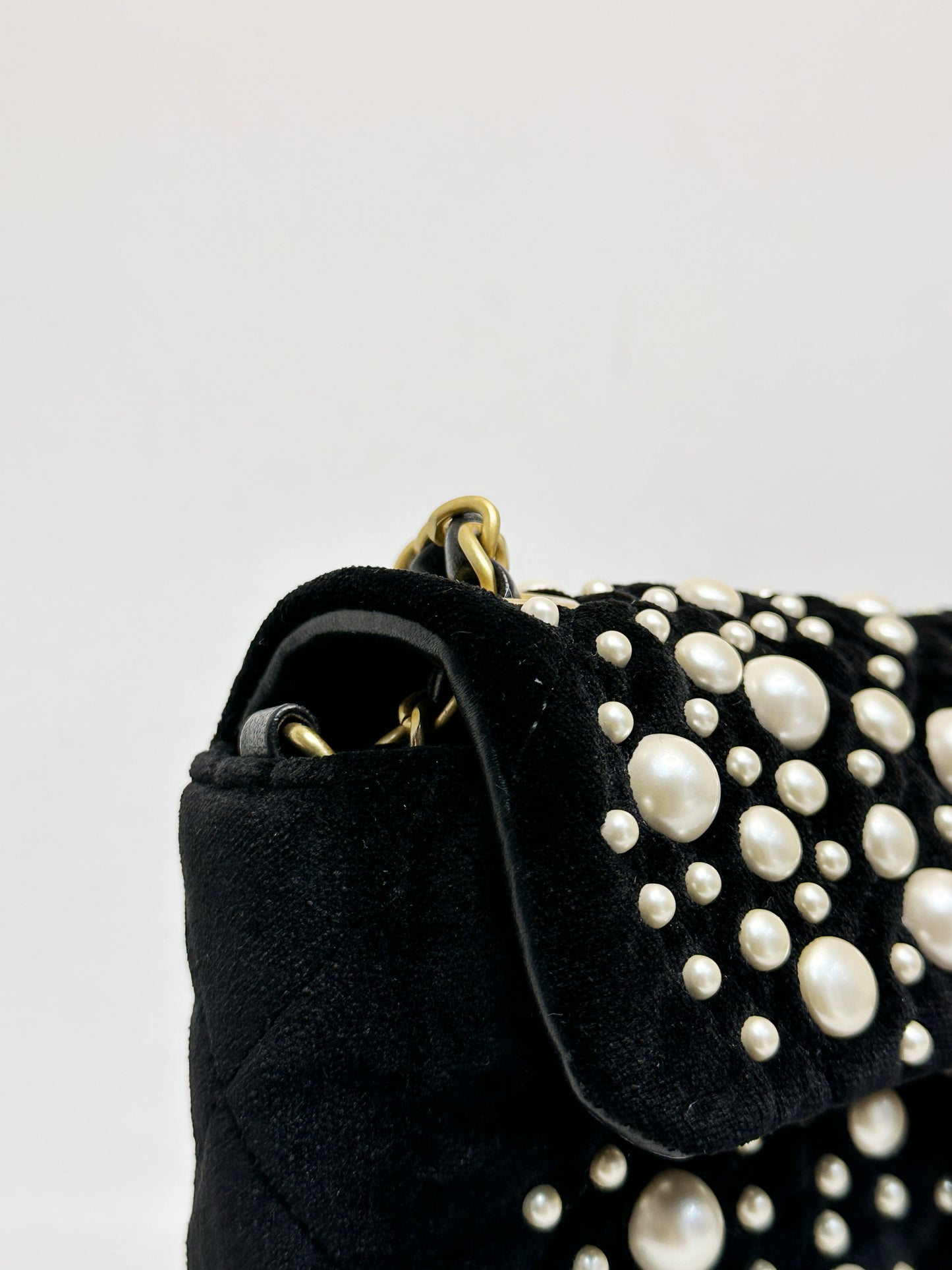 Chanel Mini Black Velvet Pearl Flap Bag X53U microchip