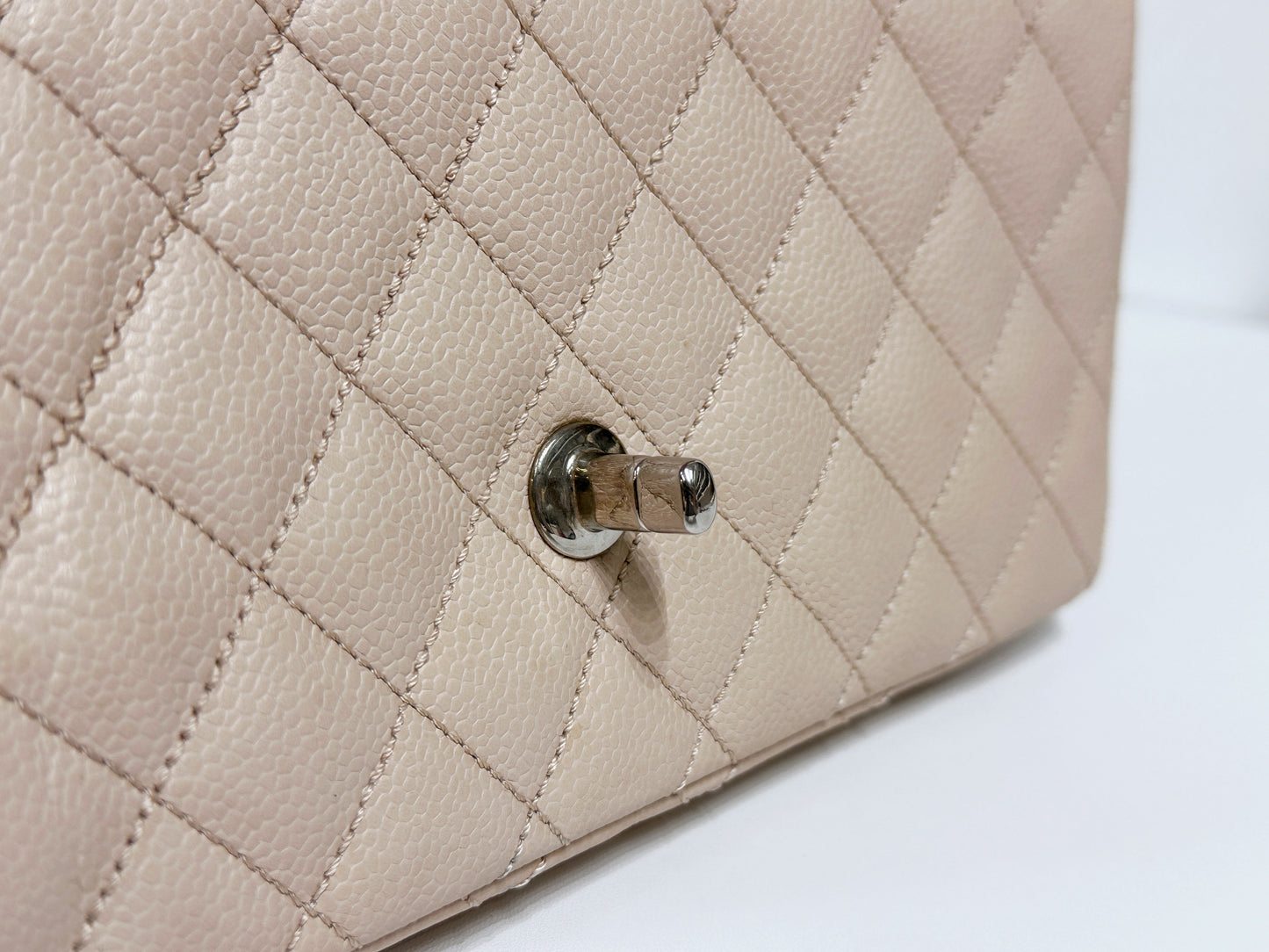 Chanel Classic Vintage Clutch East-west in Beige Color SHW 97 holo
