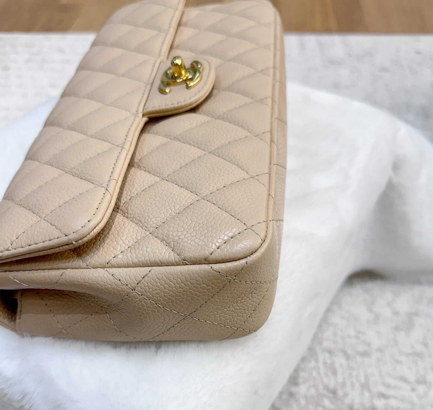 Chanel Classic Vintage Clutch East-west in Beige Color