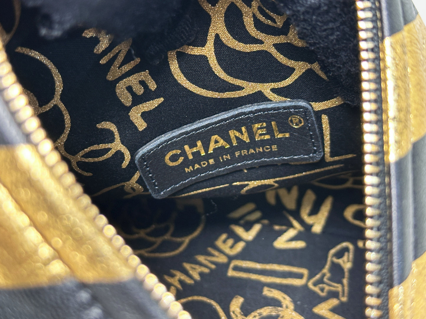 Chanel Metallic Lambskin CC Kheops Pyramid Bag Gold Black 2809 holo