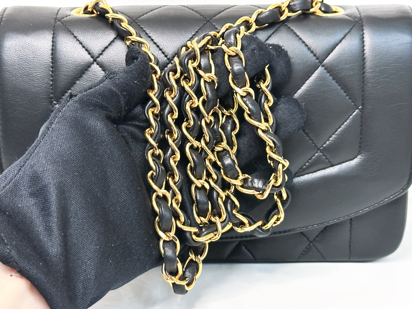 Chanel Vintage Quilted Diana Flap Bag Black Lambskin 3266 holo