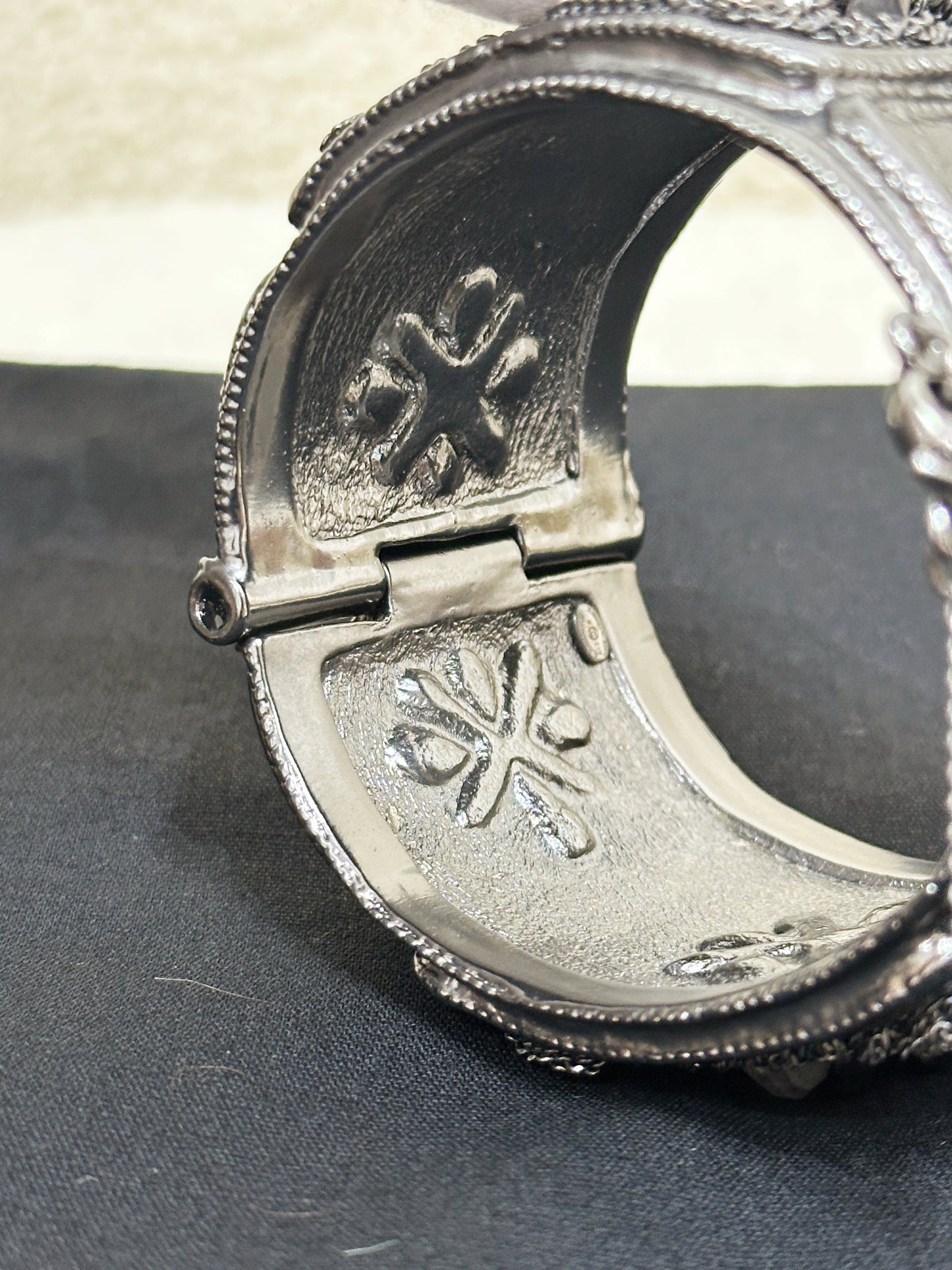 CHANEL SILVER FASHION JEWELRY BRACELET 12A GUNMETAL RHINESTONE BANGLE
