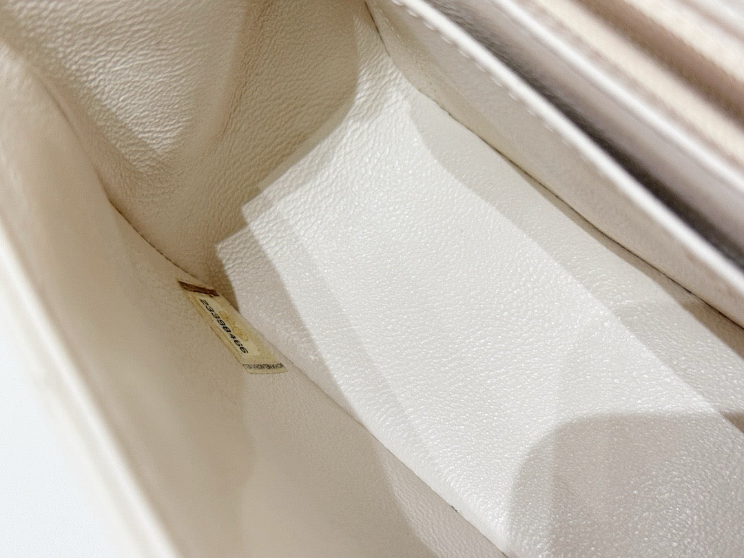 Chanel Mini Rectangle Caviar ivory 17C GHW 2339 holo