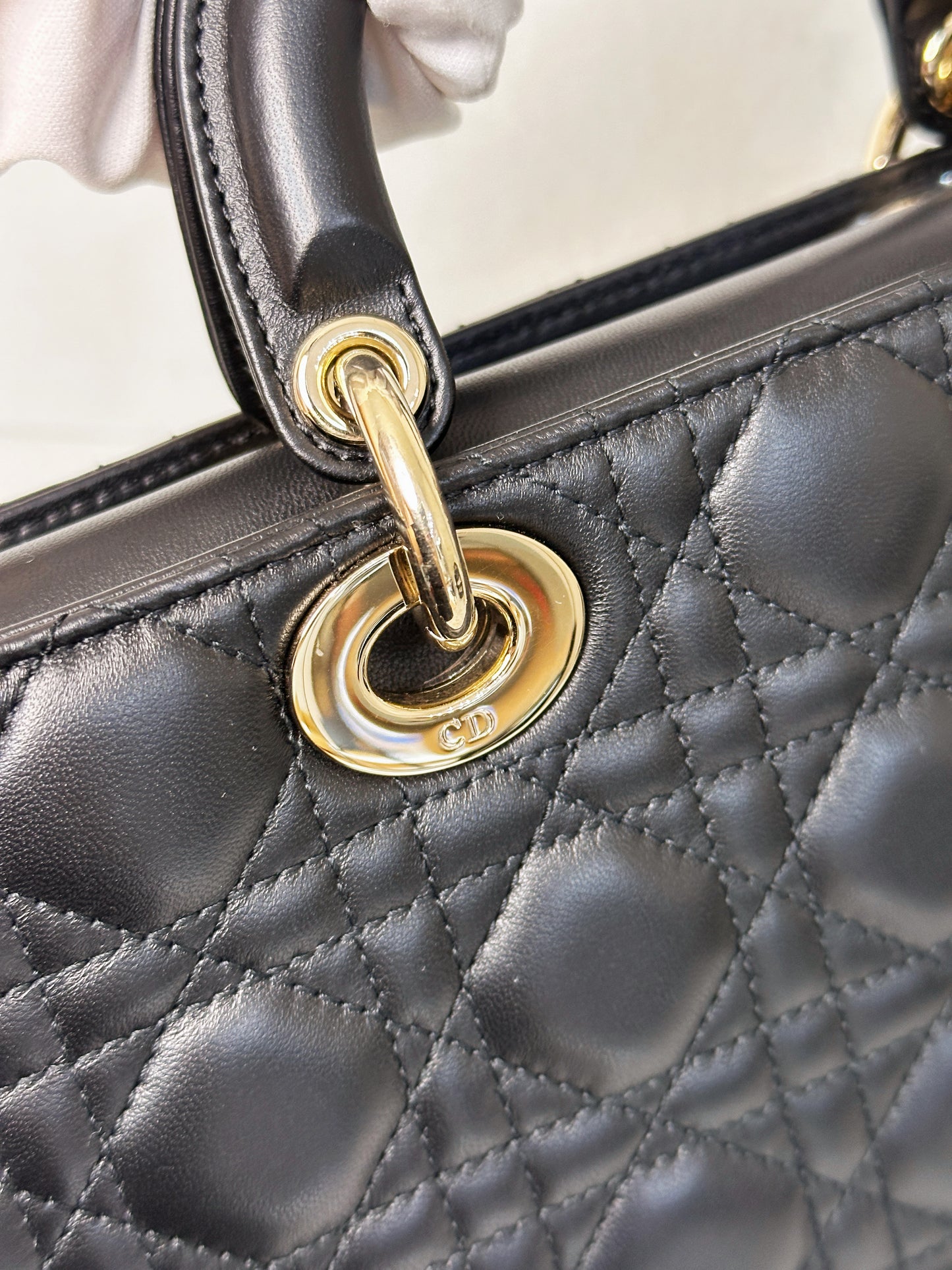 Dior Medium Lady D-Joy Bag
Black Cannage Lambskin