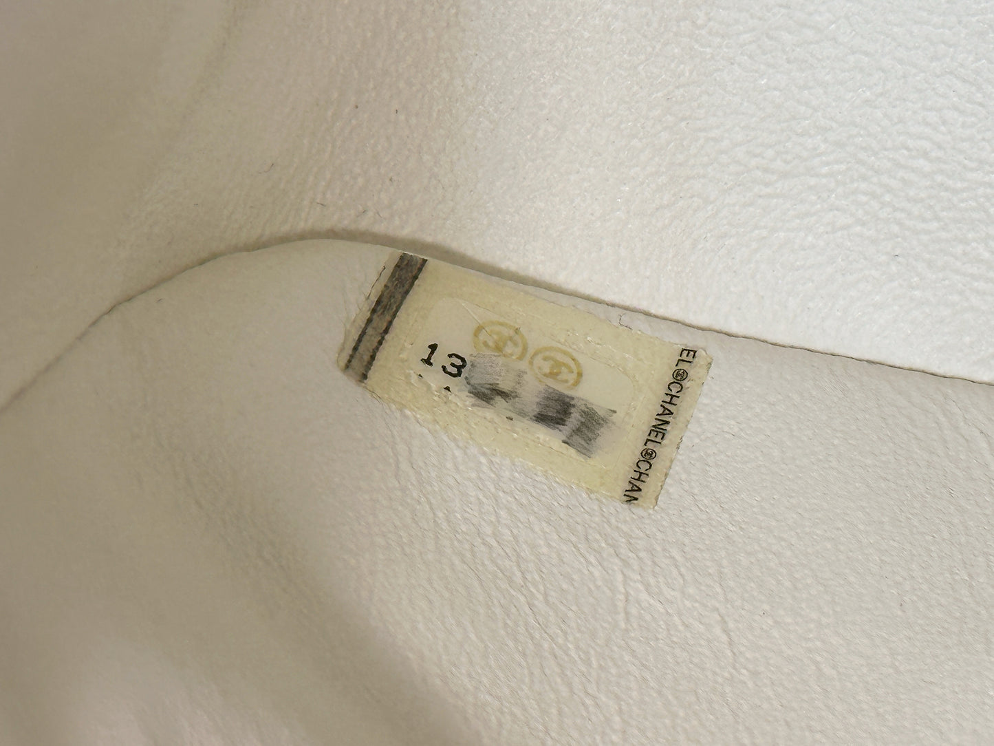 Chanel White Caviar Medium Classic Double Flap Bag 1350 holo card