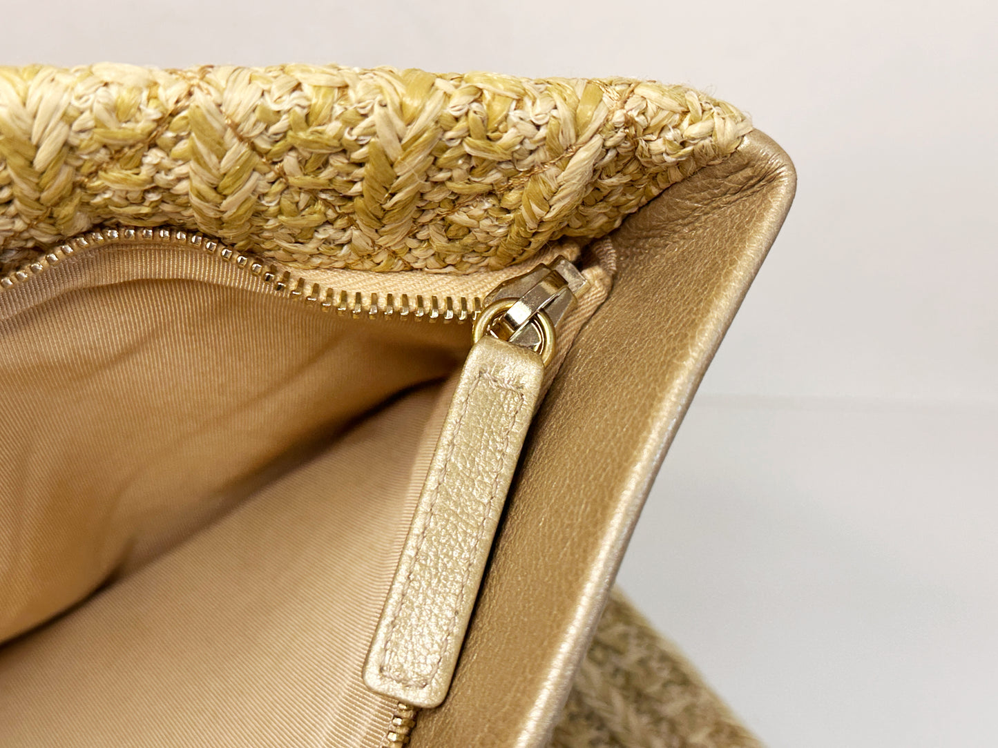 Chanel CC Woven Clutch Gold Natural Raffia Antique Gold Hardware 2502 holo