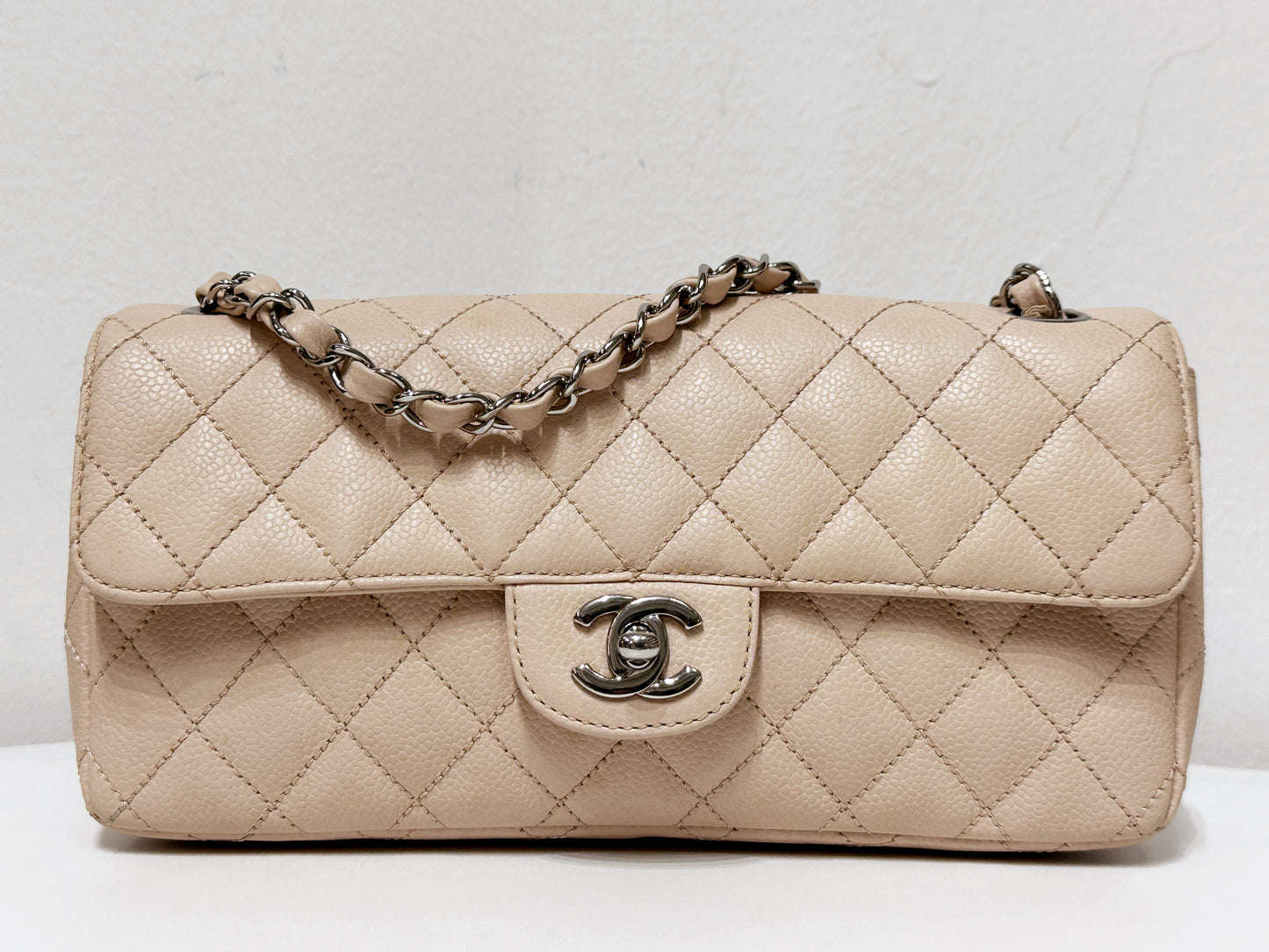 Chanel Classic Vintage Clutch East-west in Beige Color SHW 97 holo