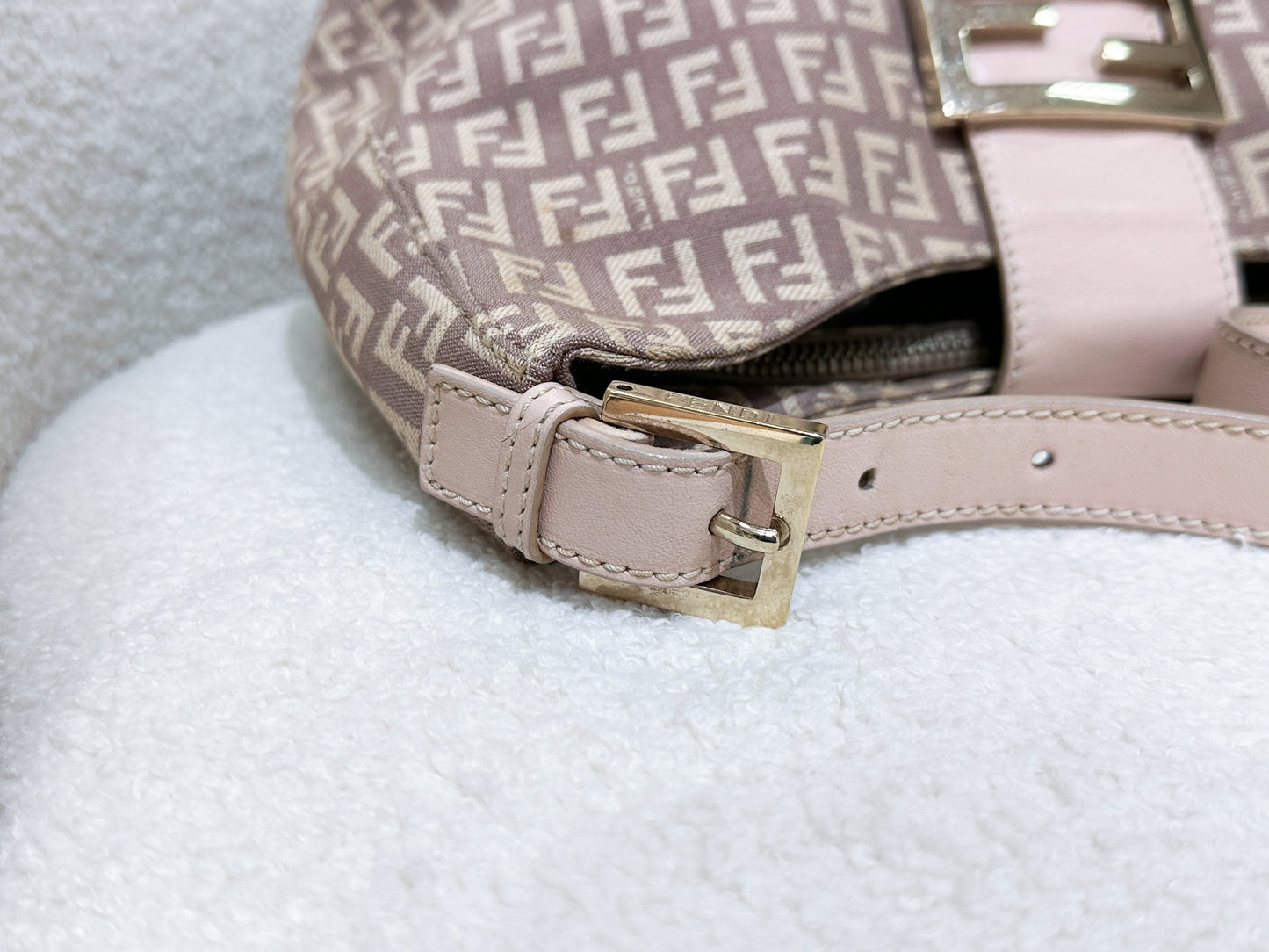FENDI Zucchino Mamma Baguette Beige Shoulder Bag in Cipria