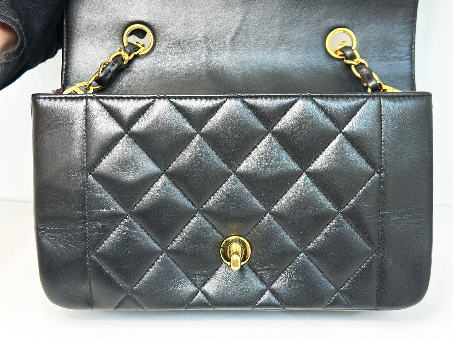 Chanel Vintage Quilted Diana Flap Bag Black Lambskin 3266 holo