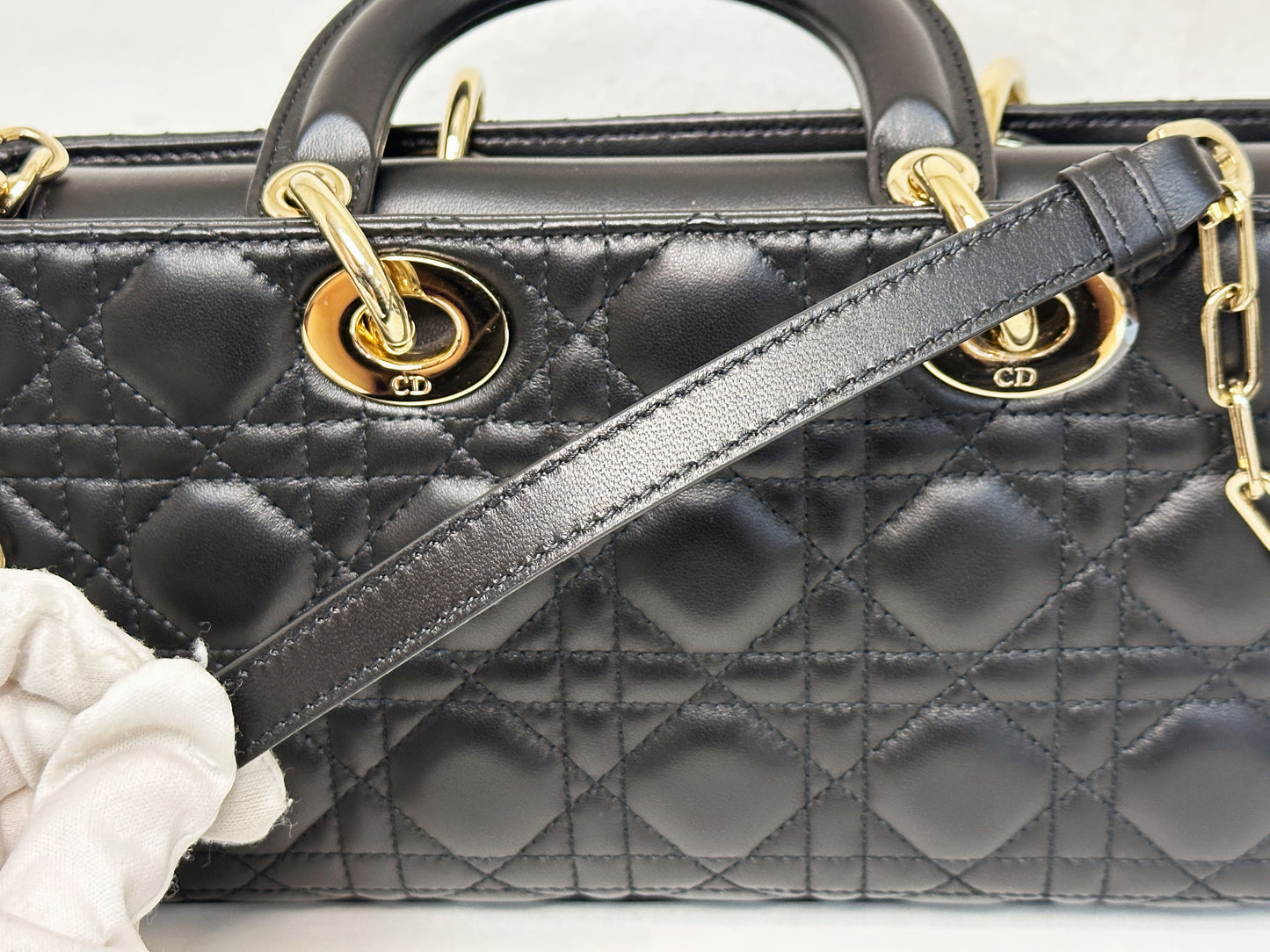 Dior Medium Lady D-Joy Bag
Black Cannage Lambskin