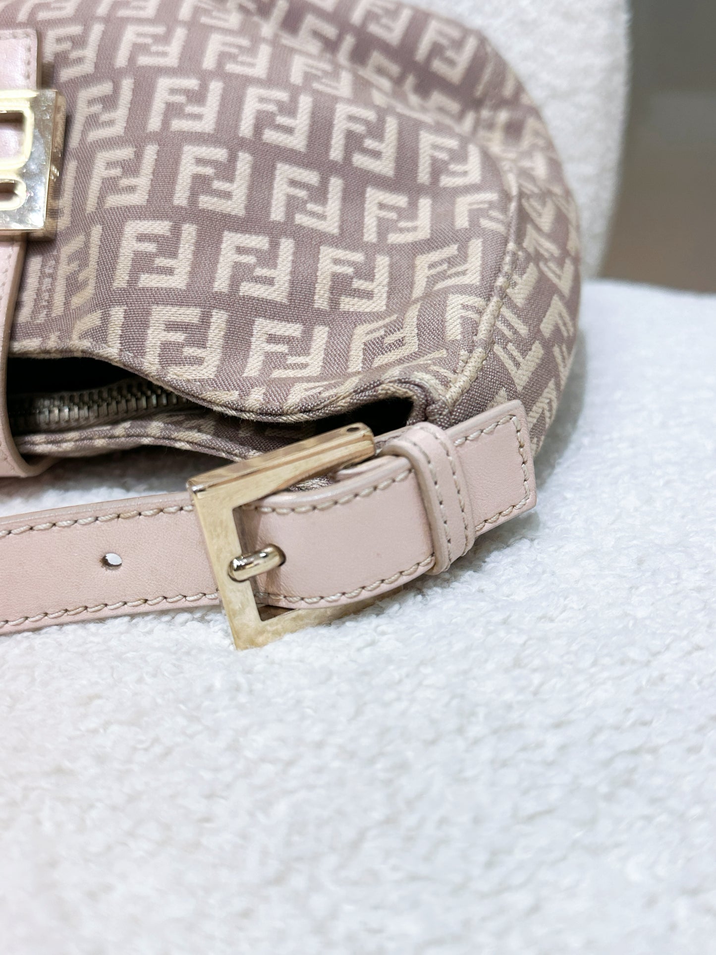 FENDI Zucchino Mamma Baguette Beige Shoulder Bag in Cipria