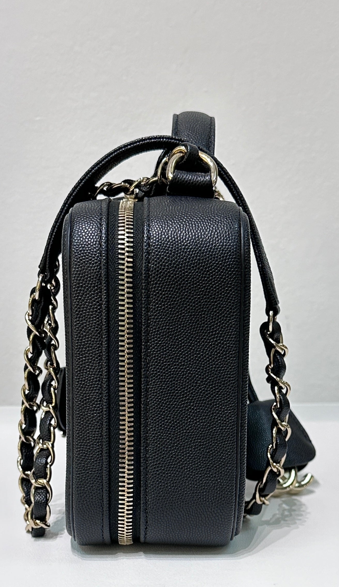 Chanel Filigree Vanity Case Quilted Caviar Medium Black