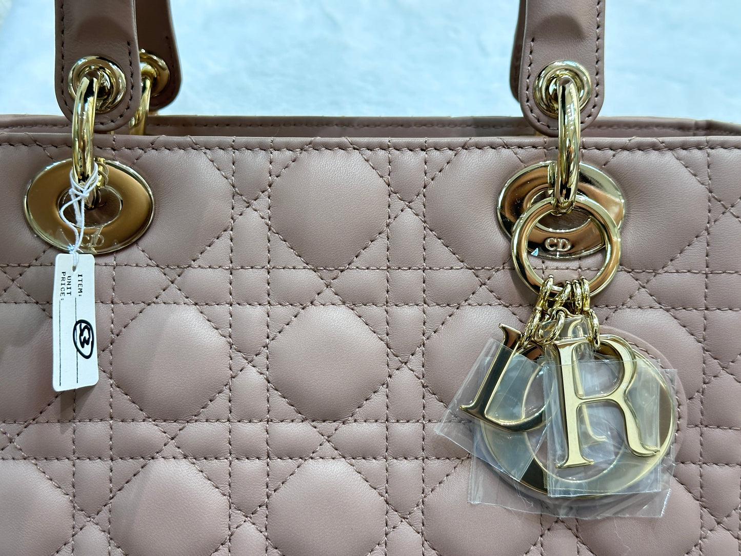 CHRISTIAN DIOR Lambskin Cannage Medium Lady Dior Fard