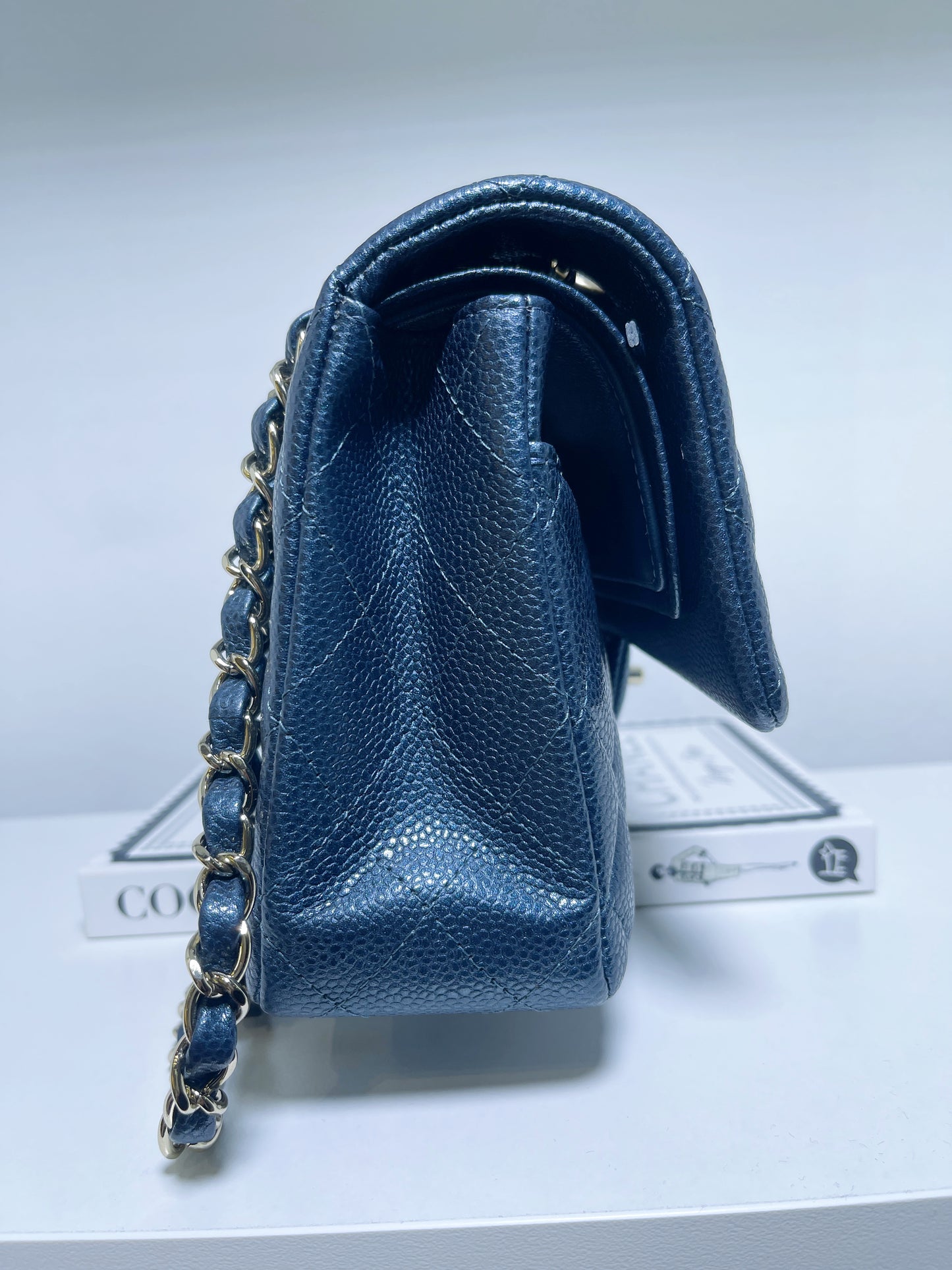 18S CHANEL PEARLY NAVY BLUE CAVIAR MEDIUM CLASSIC DOUBLE FLAP BAG GHW