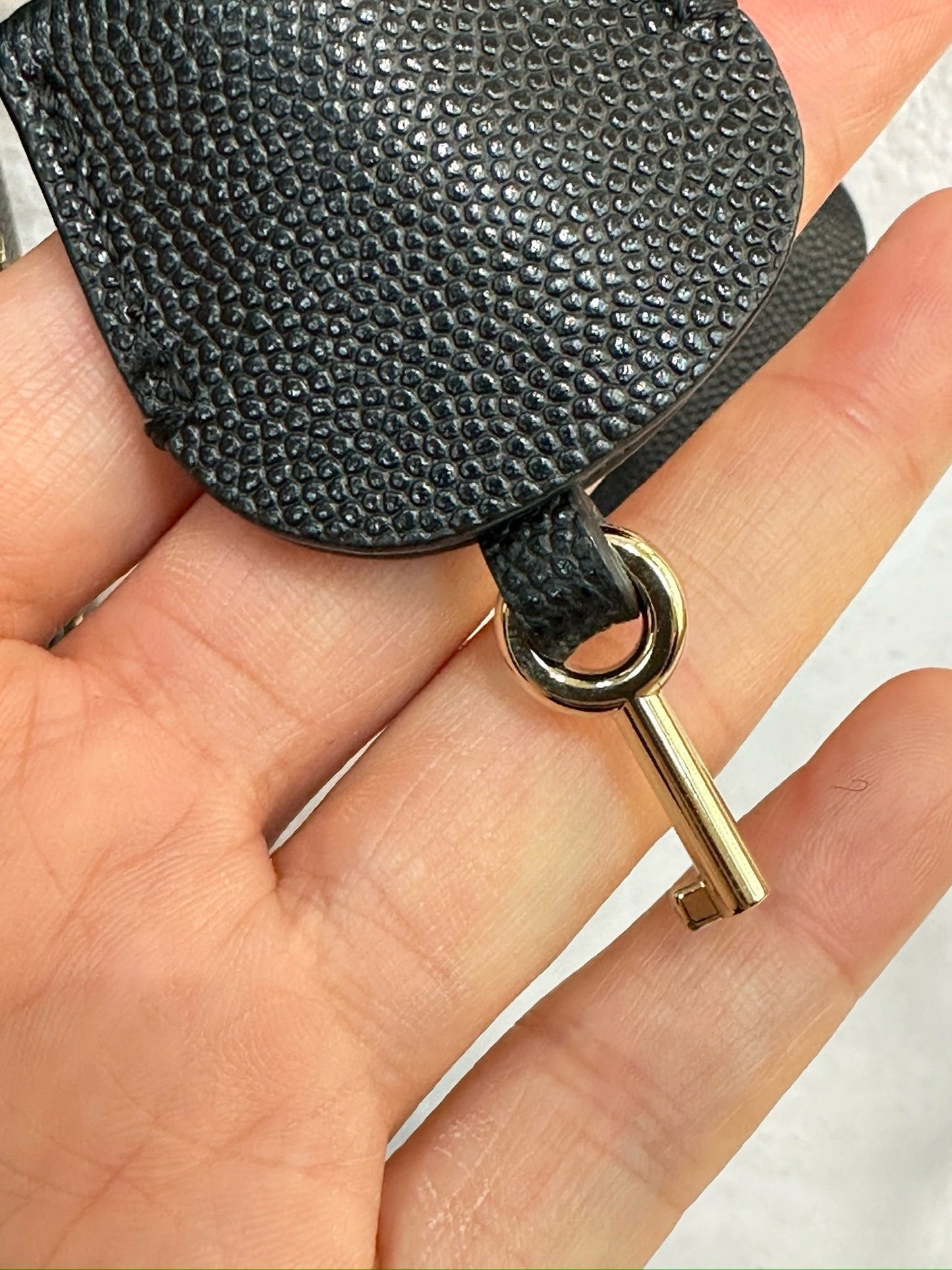 Chanel Medium Filigree Vanity Case Quilted Caviar Black GHW 2899 holo card