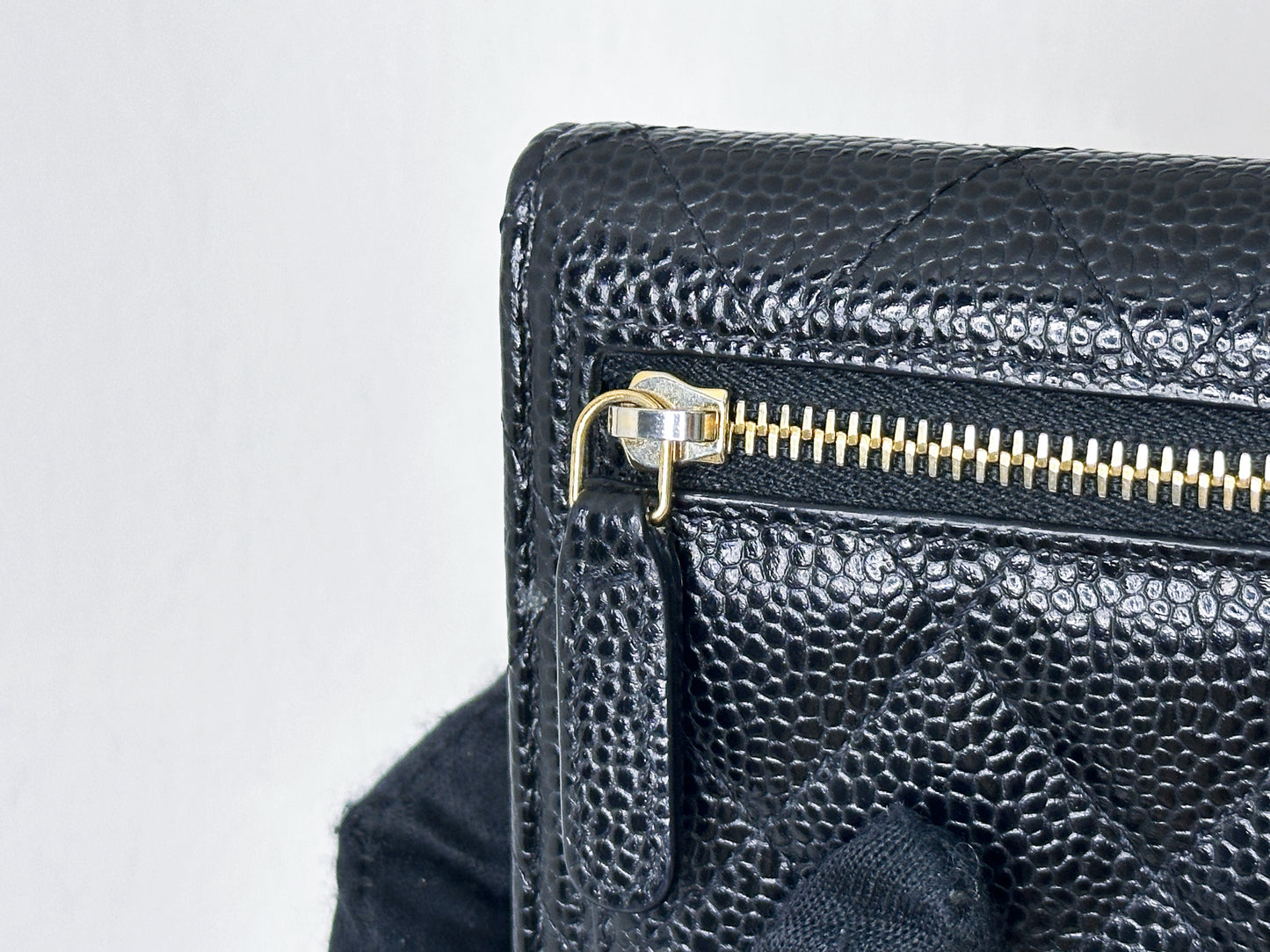 CHANEL CLASSIC TRIFOLD COMPACT IN BLACK CAVIAR WALLET GHW E6HN holo