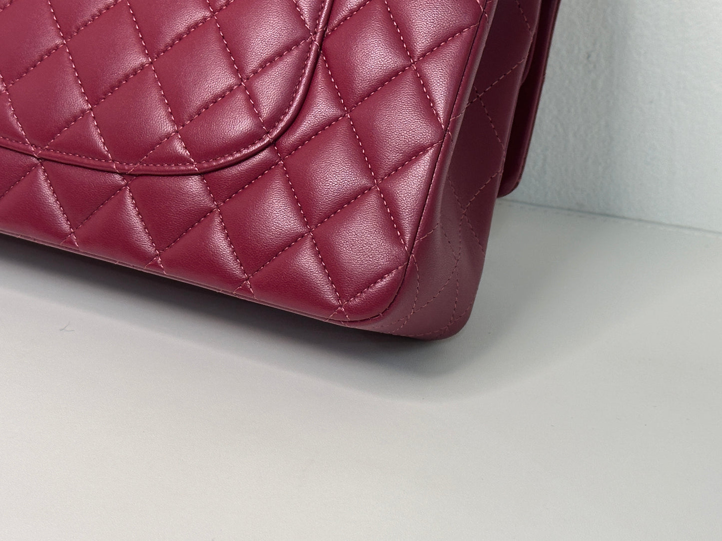 CHANEL MEDIUM 21A CLASSIC DOUBLE FLAP BAG LAMBSKIN DARK RED LGHW ULLK microchip
