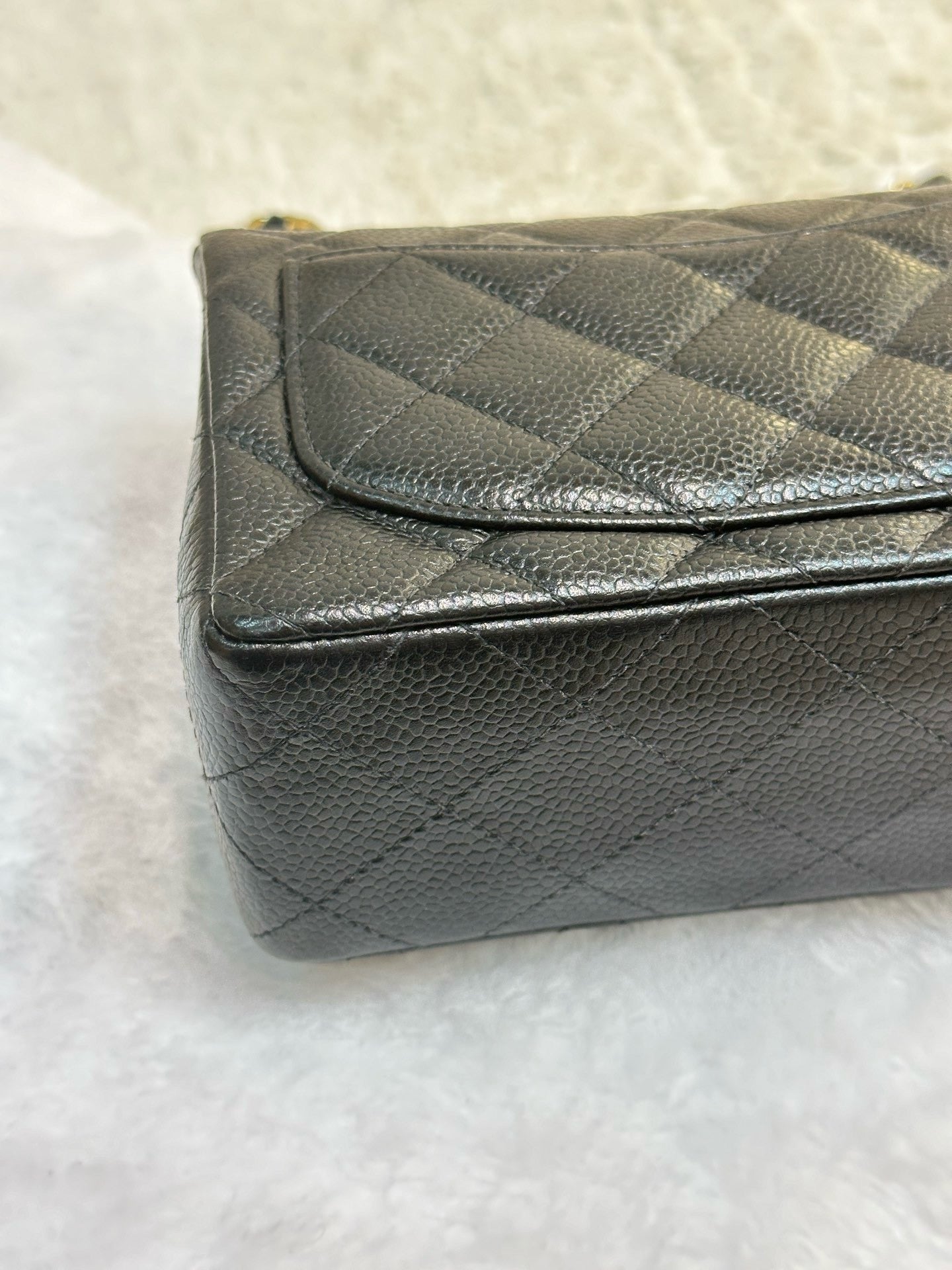 Chanel Mini Square Caviar Classic Flap Chain Shoulder Bag Black GHW(inside corner lightly touched)