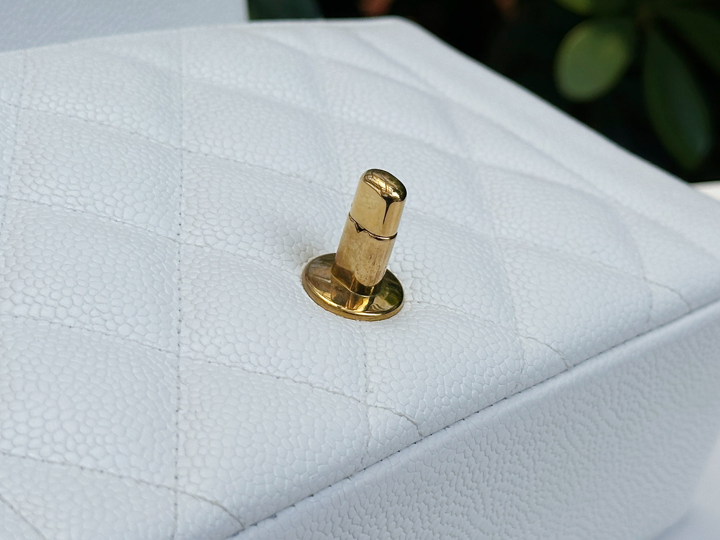 Chanel Vintage Quilted Diana Flap Bag Caviar White 33 holo card