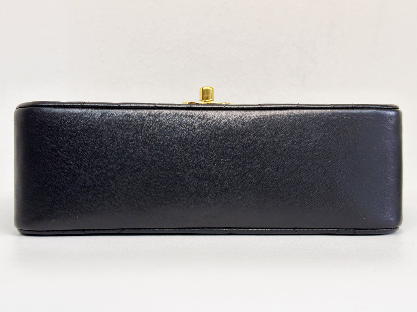 Chanel Vintage Quilted Diana Flap Bag Black Lambskin 309 holo