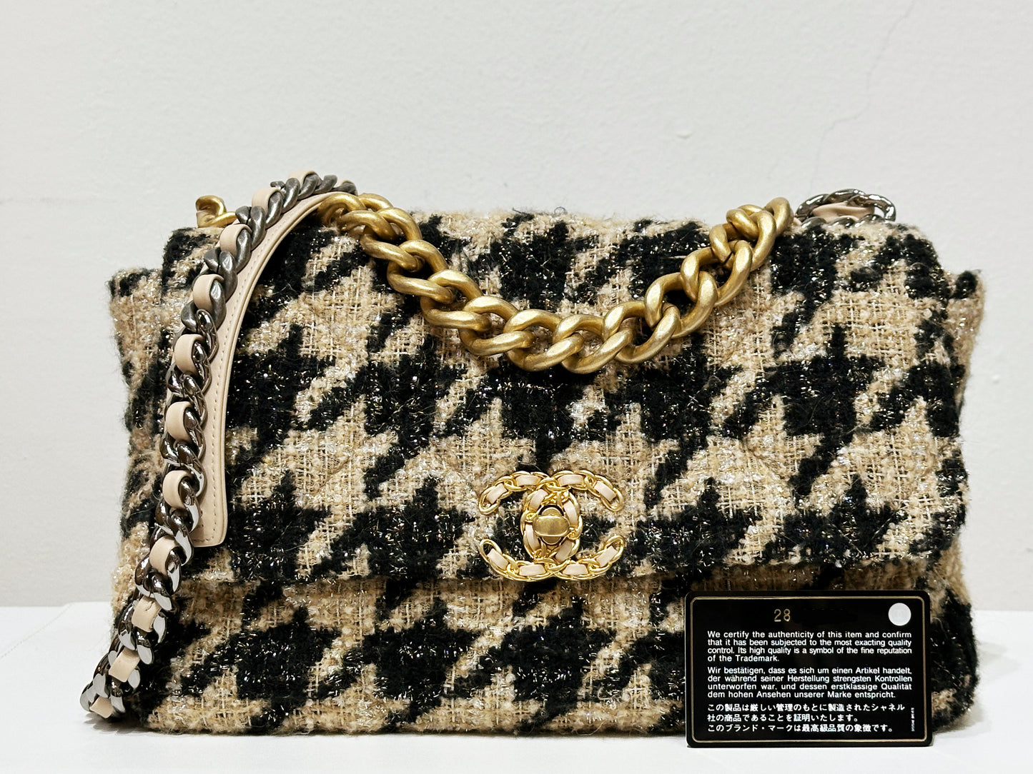 CHANEL 19 Medium Flap Bag in 19K Beige Black Houndstooth Tweed 2863 holo card