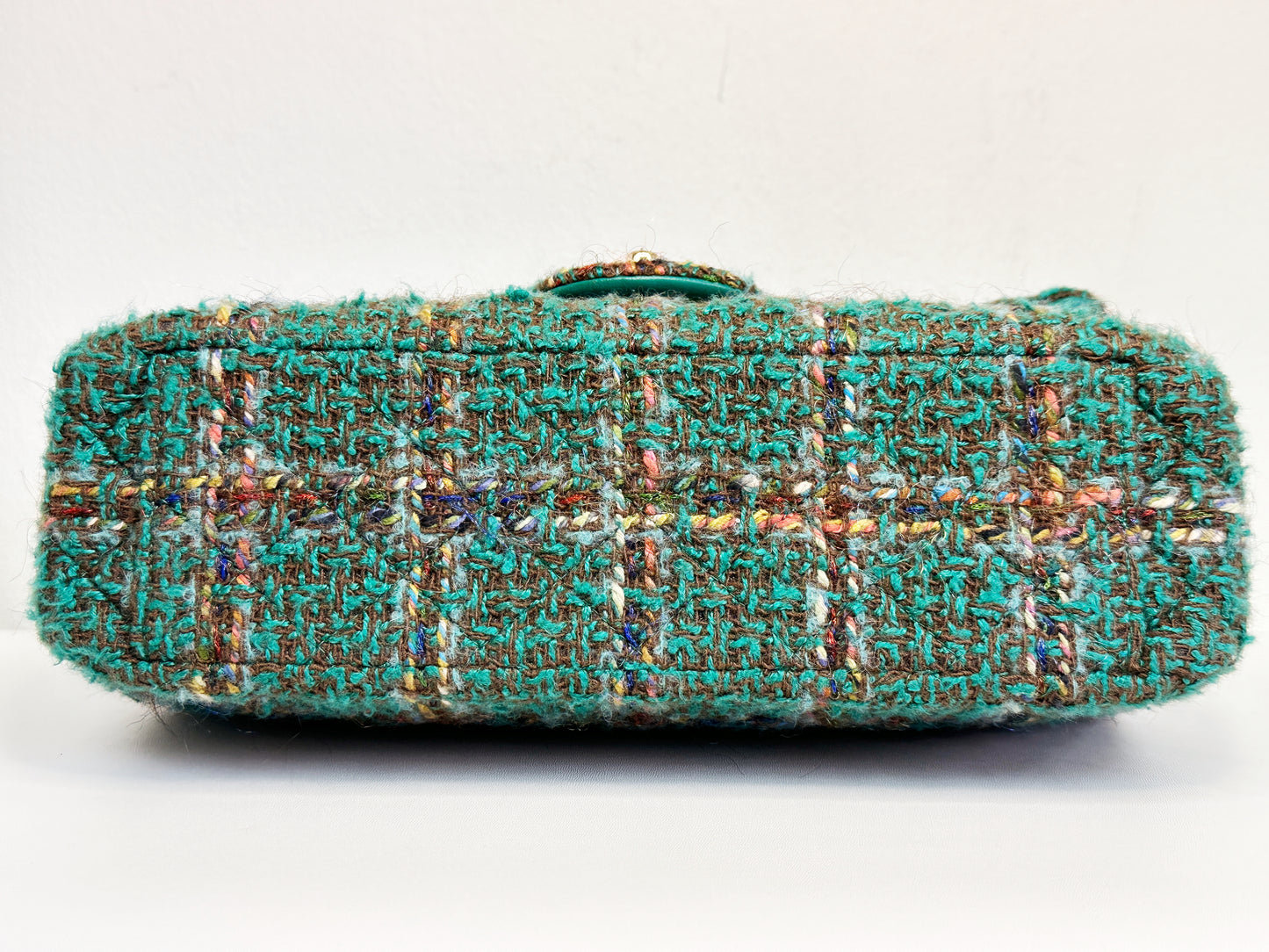 Chanel 23A Women CC Flap Bag Top Handle Wool Silk Green Tweed Glass Wooden Pearls K5TP microchip