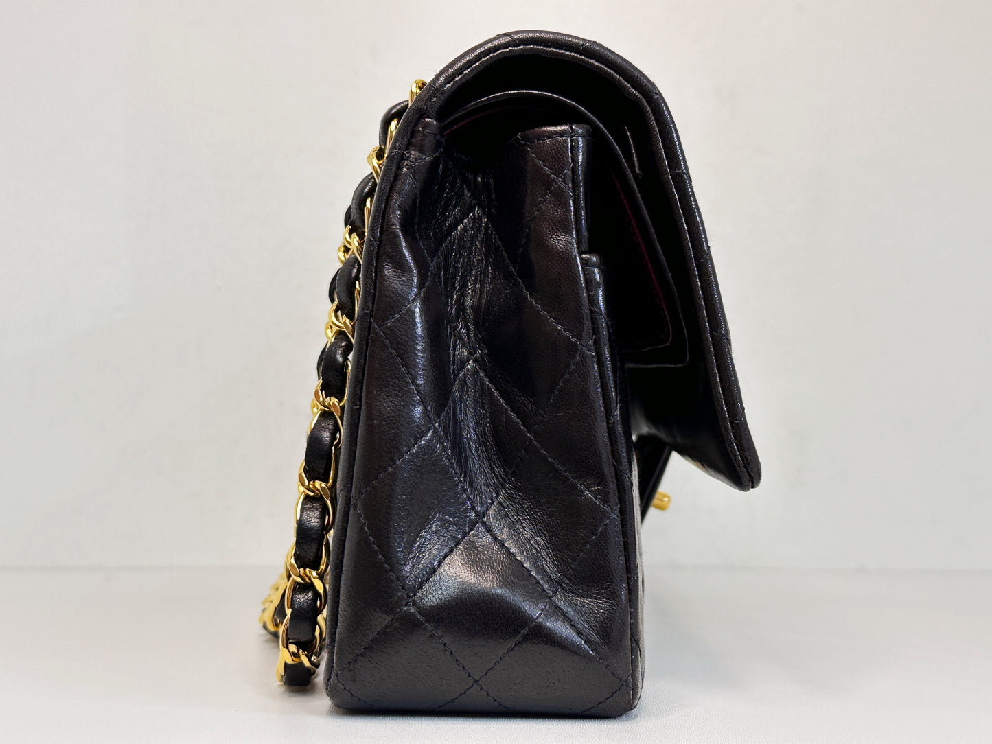 Chanel Vintage Black Quilted Lambskin Medium Classic Double Flap Bag 25 holo card