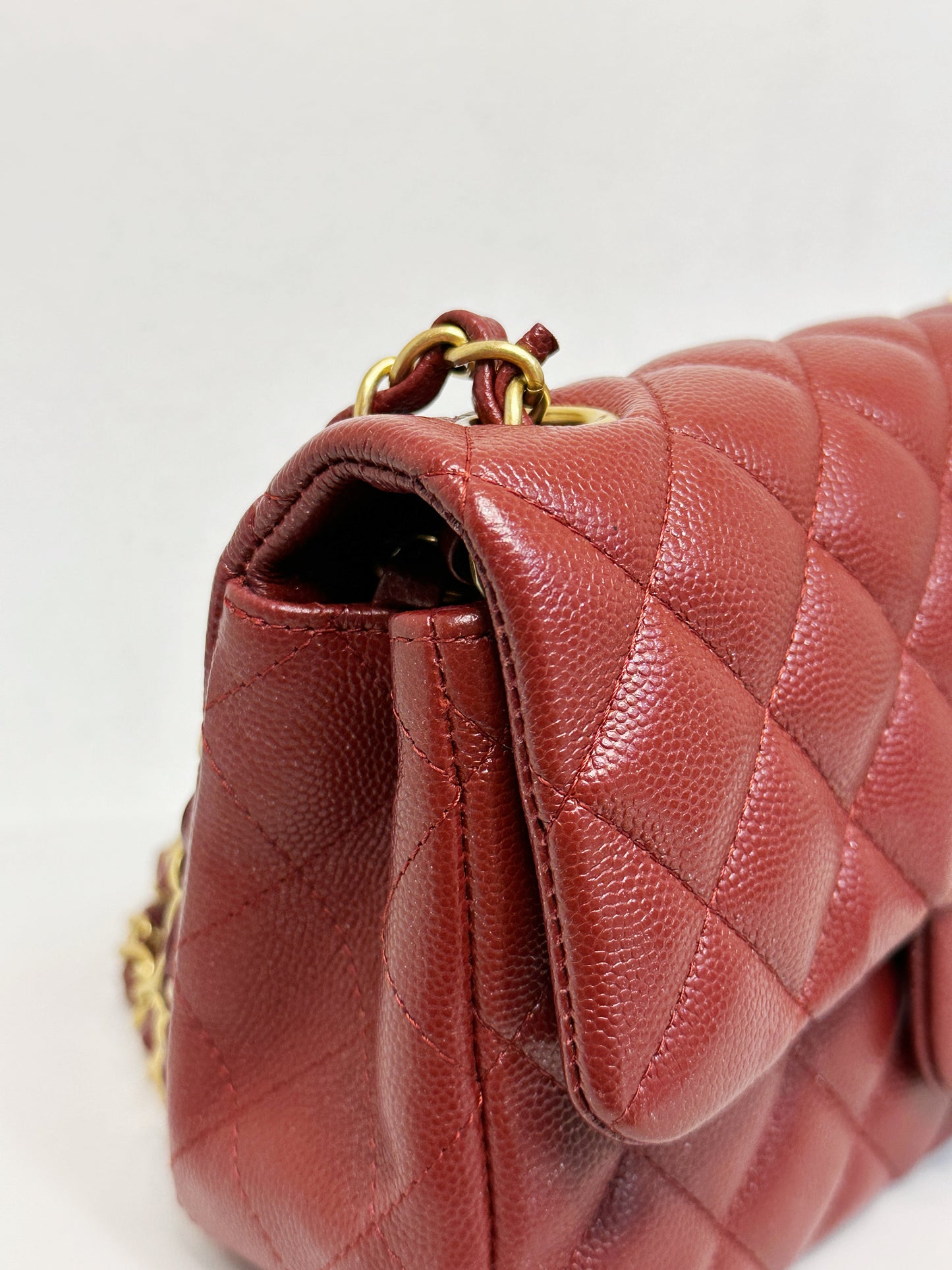 Chanel 18C Timeless Classic Caviar Mini Rectangular Flap Iridescent Maroon 2515 holo card