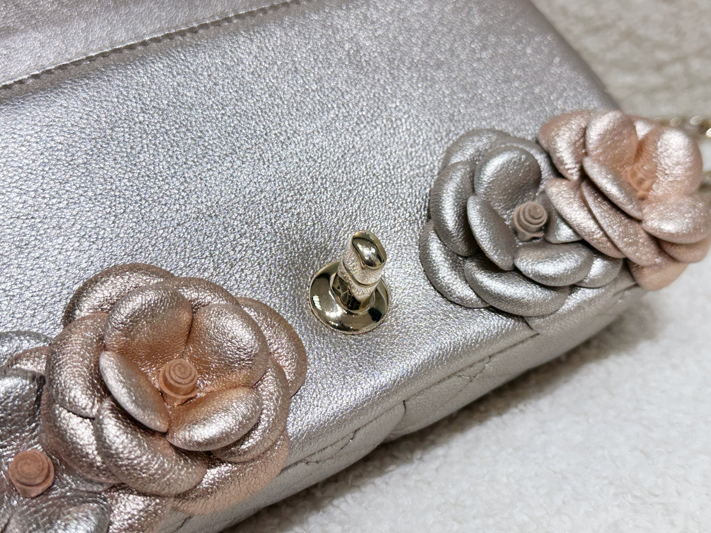 Chanel Camellia Mini Metallic Rose Gold/Pink Lambskin Gold Hardware 2487 holo card