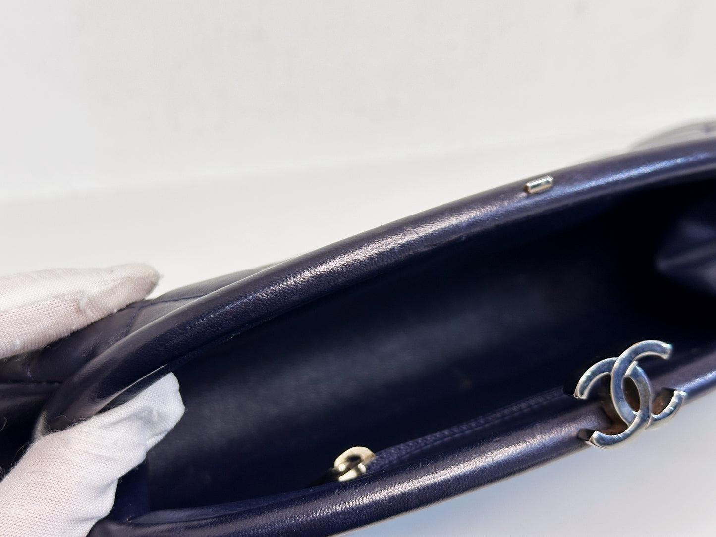 Chanel Quilted Timeless Kisslock Clutch Navy Blue Lambskin SHW 1890 holo card
