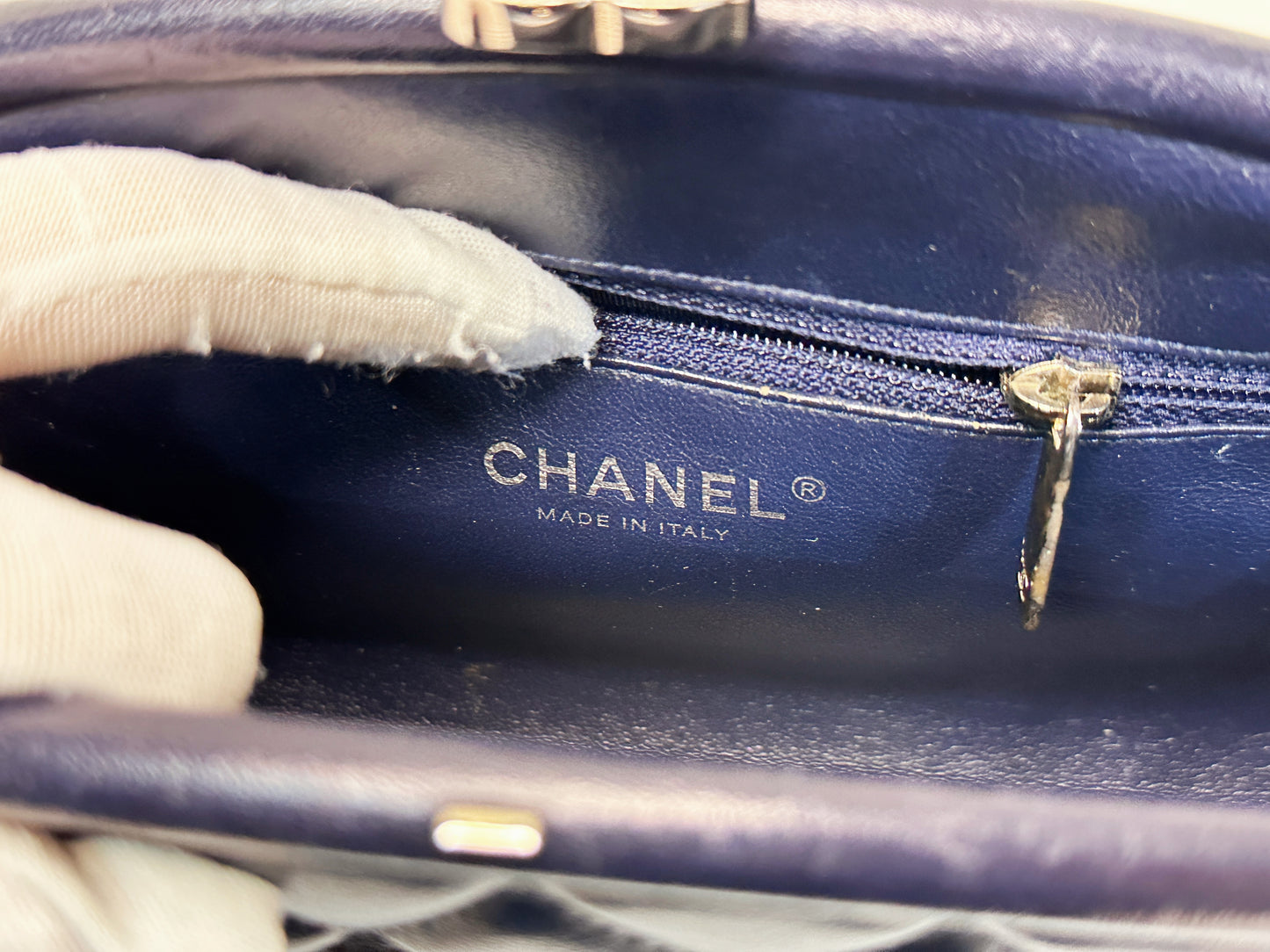Chanel Quilted Timeless Kisslock Clutch Navy Blue Lambskin SHW 1890 holo card
